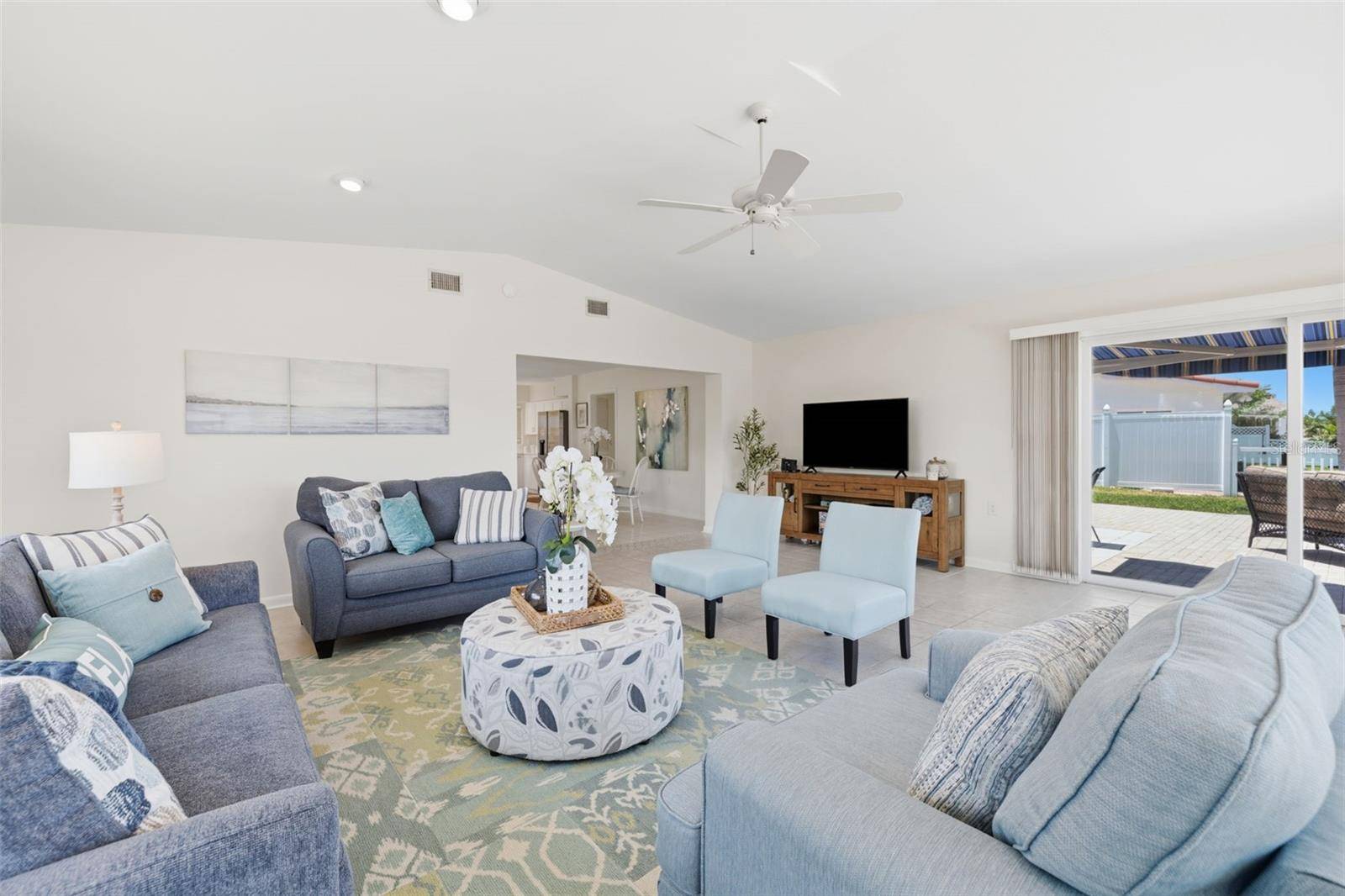 3666 BELLE VISTA DR E, St Petersburg, FL 33706