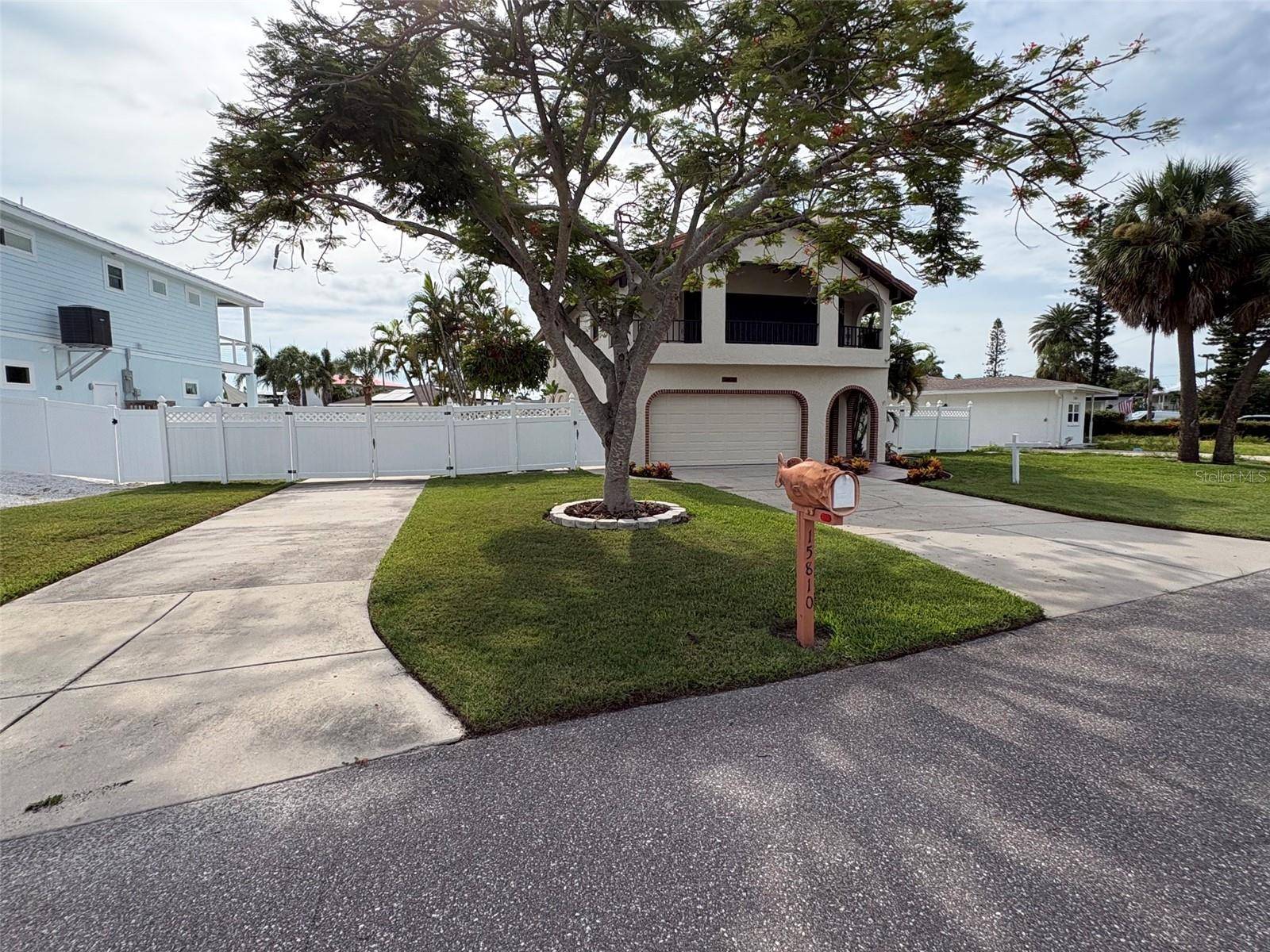 15810 REDINGTON DR, Redington Beach, FL 33708