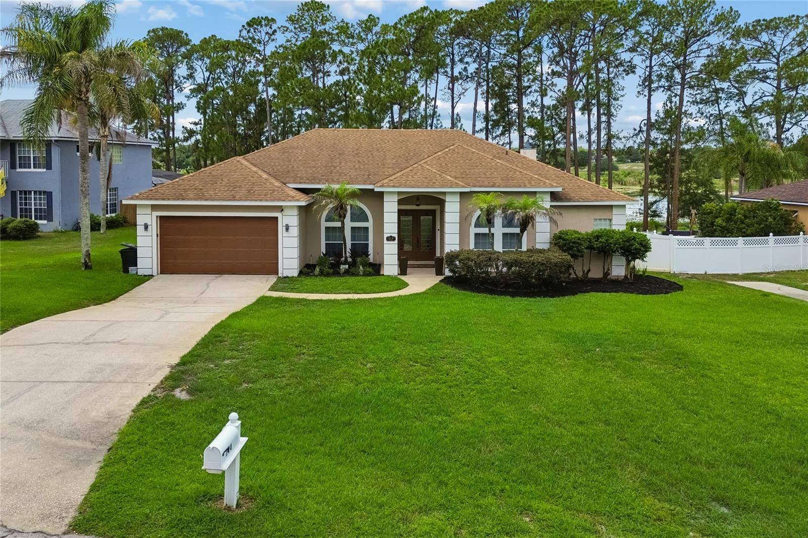 114 GLEN ABBEY LN, Debary, FL 32713