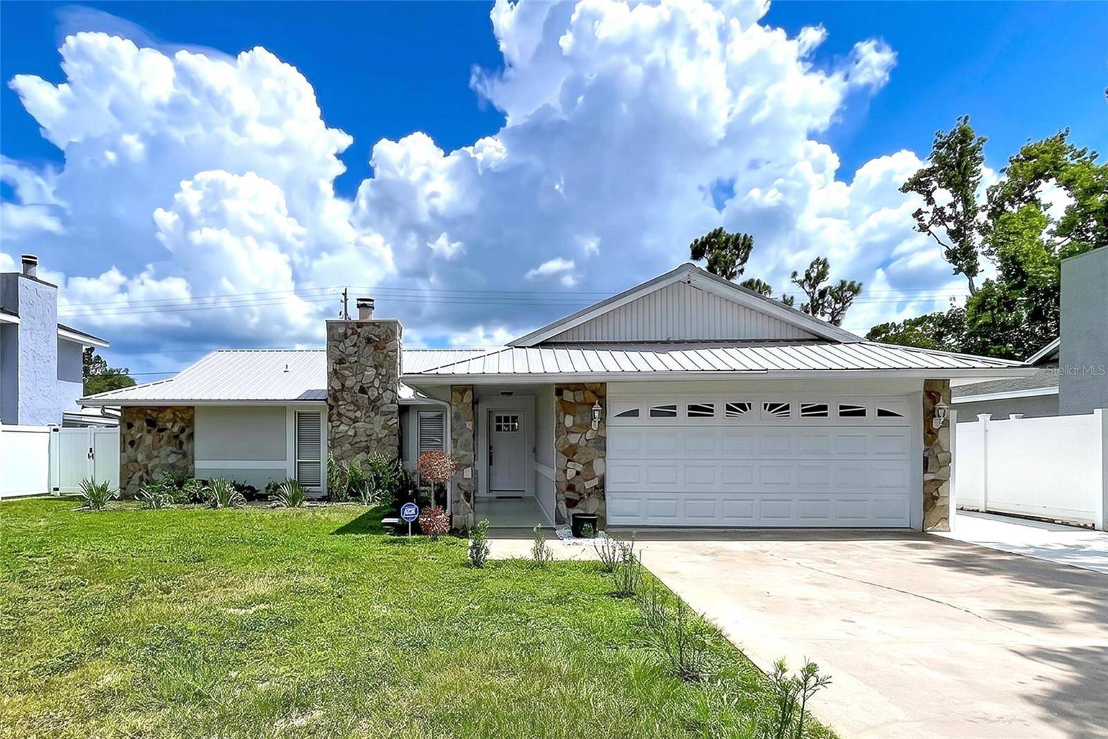 5520 FULMAR DR, Tampa, FL 33625