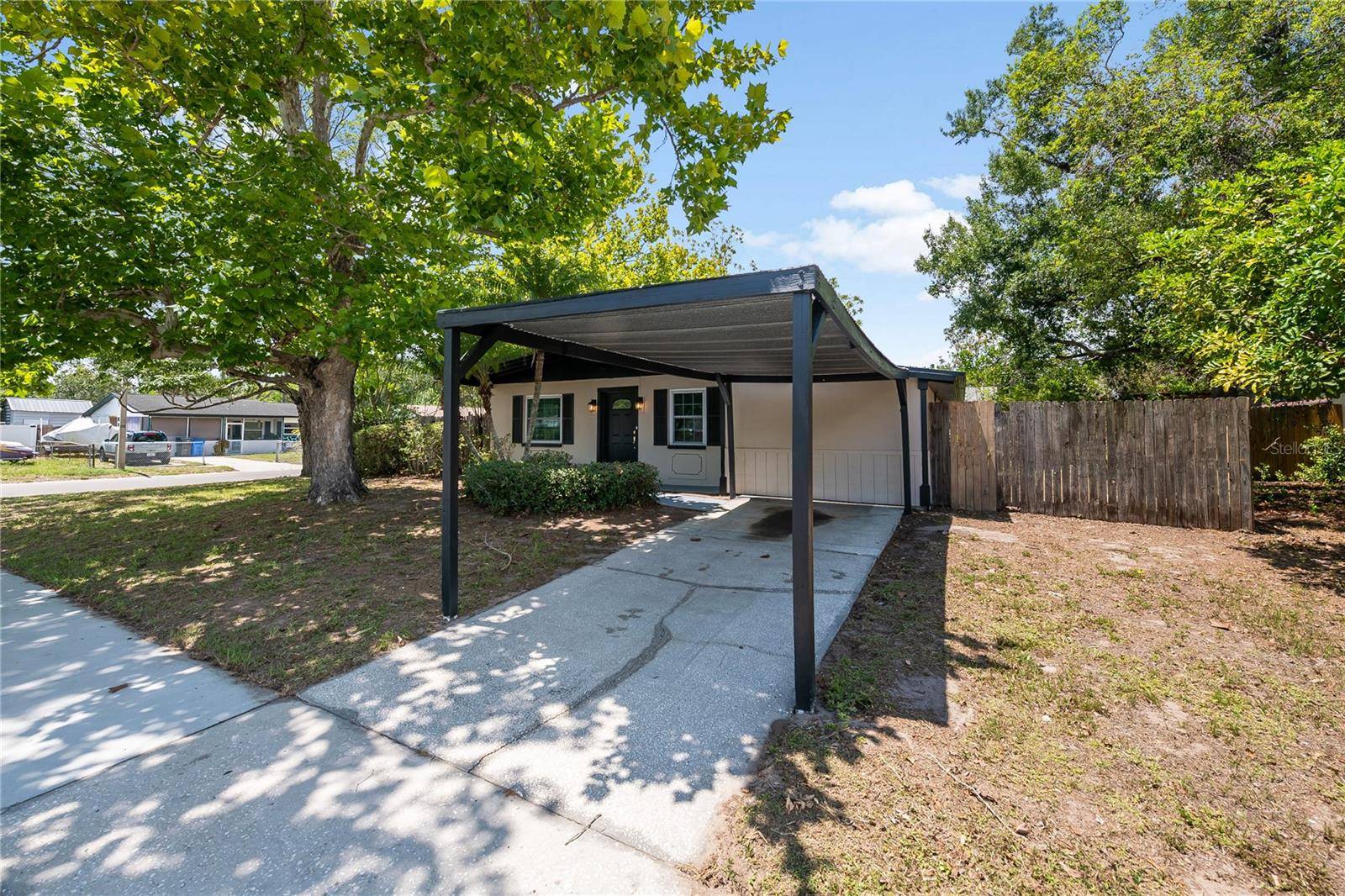 7402 WISHING WELL CT, Tampa, FL 33619