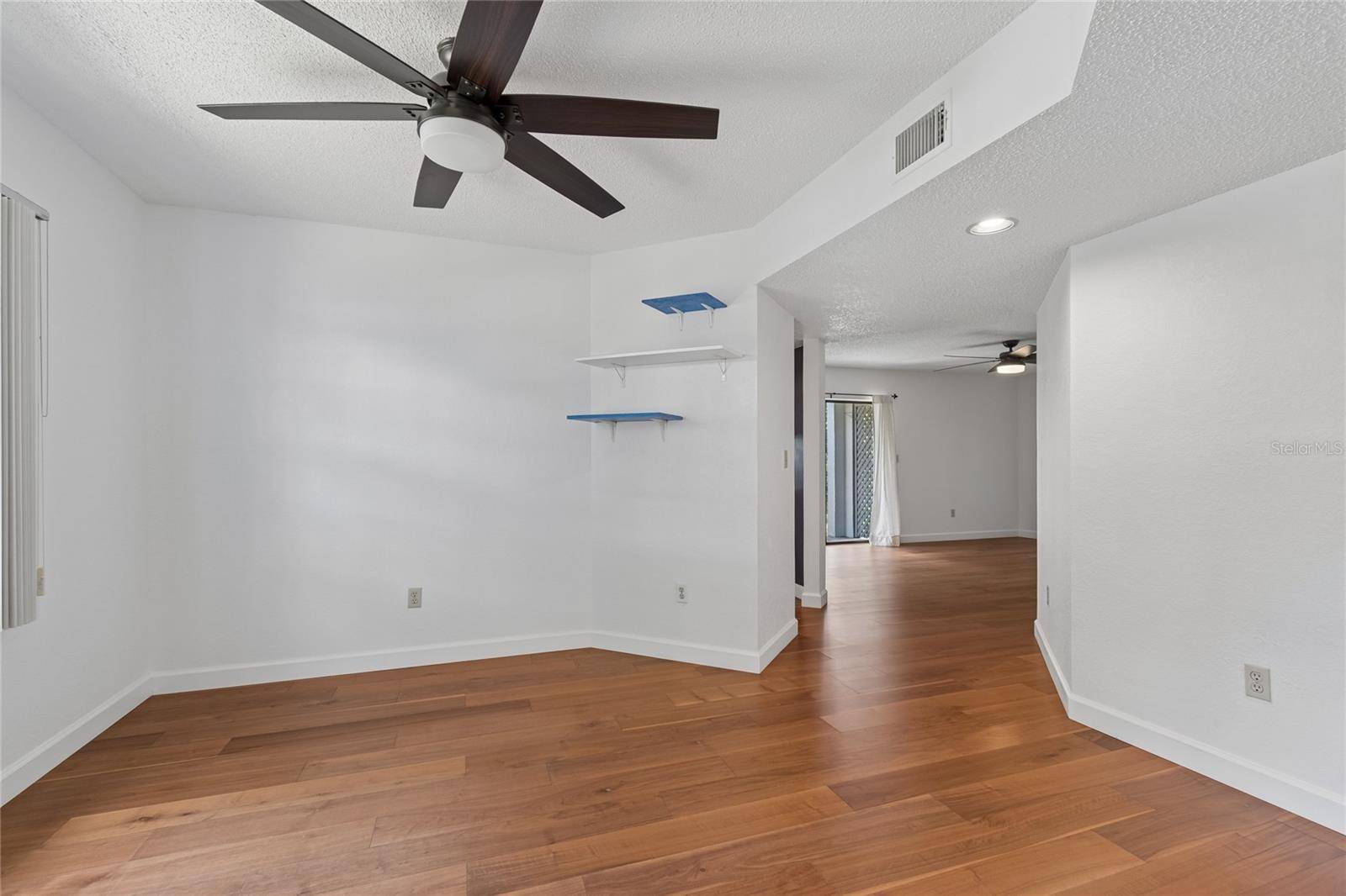 11800 PARK BLVD #401, Seminole, FL 33772