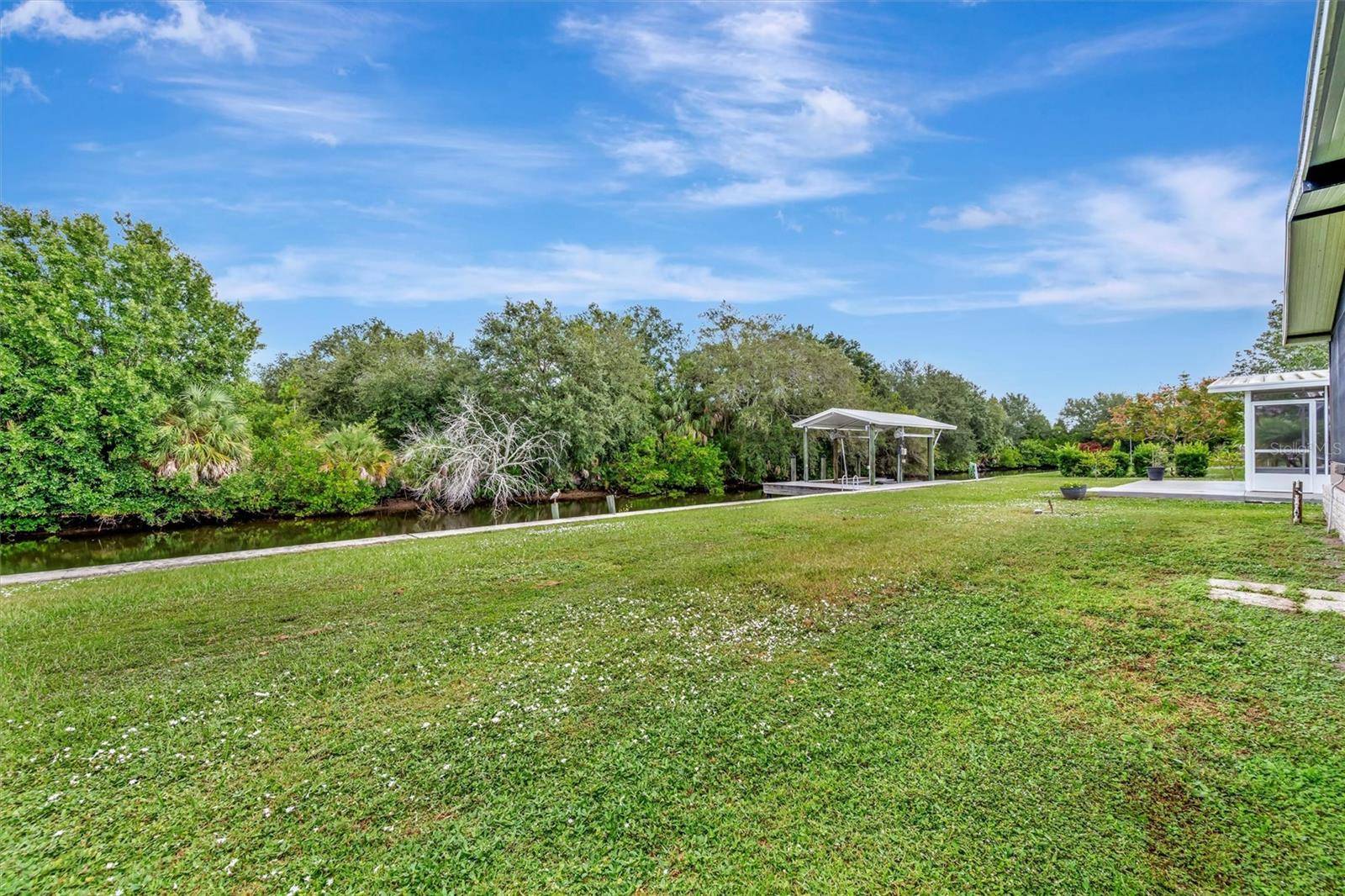 236 N SAINT THOMAS CIR, Apollo Beach, FL 33572