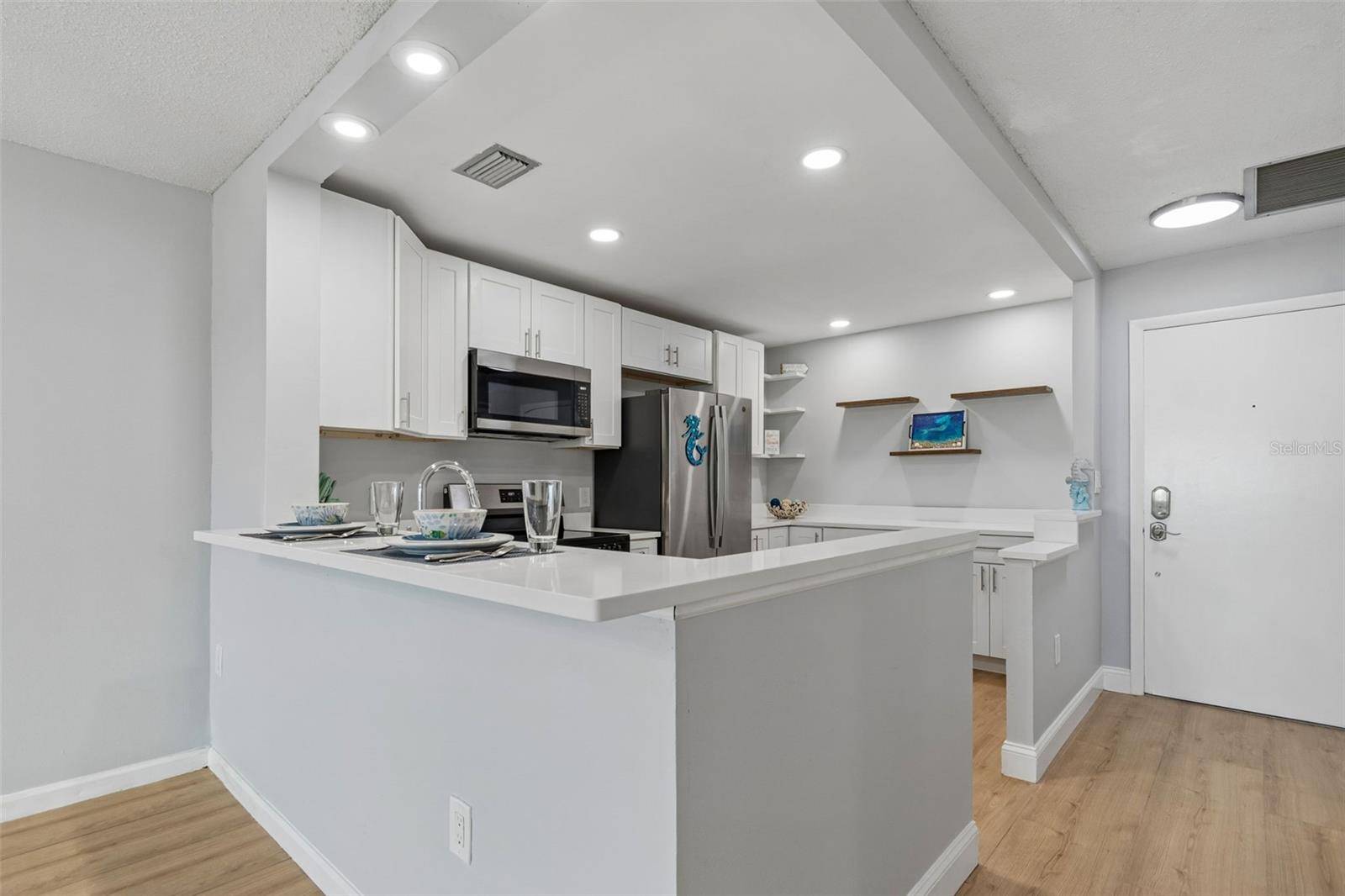 100 BLUFF VIEW DR #509C, Belleair Bluffs, FL 33770