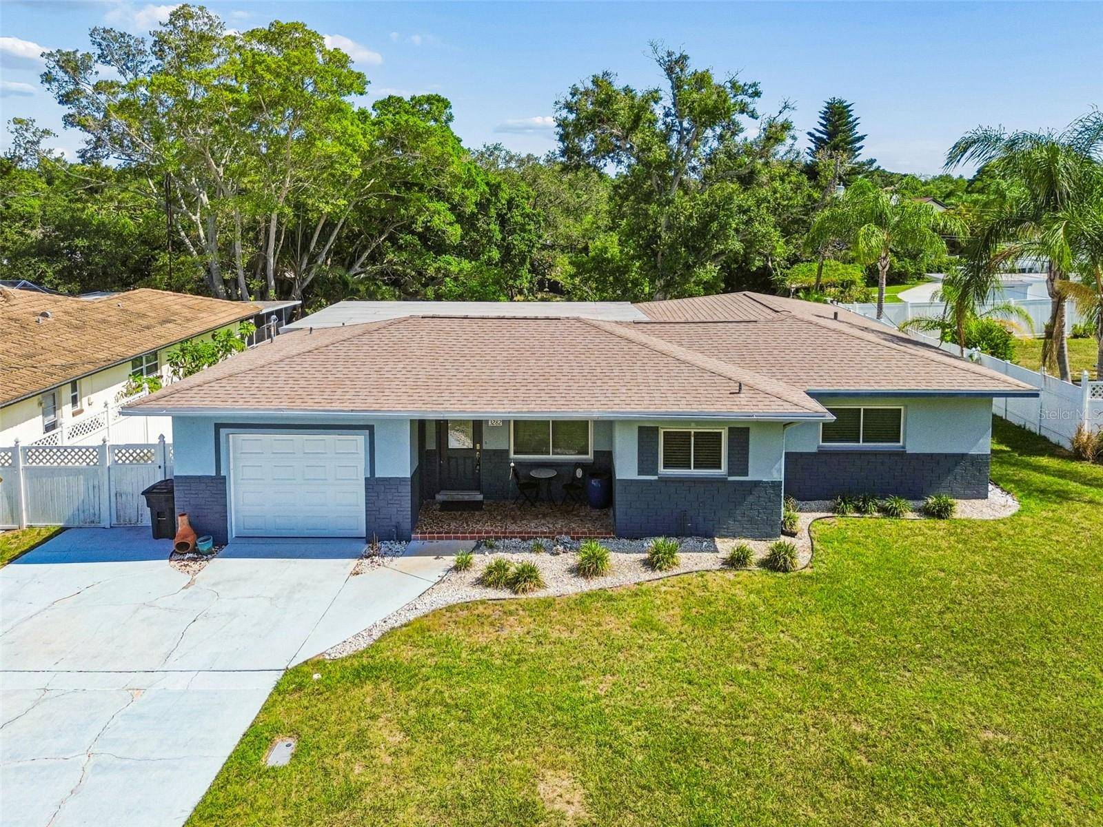3282 HONEYSUCKLE RD, Largo, FL 33770