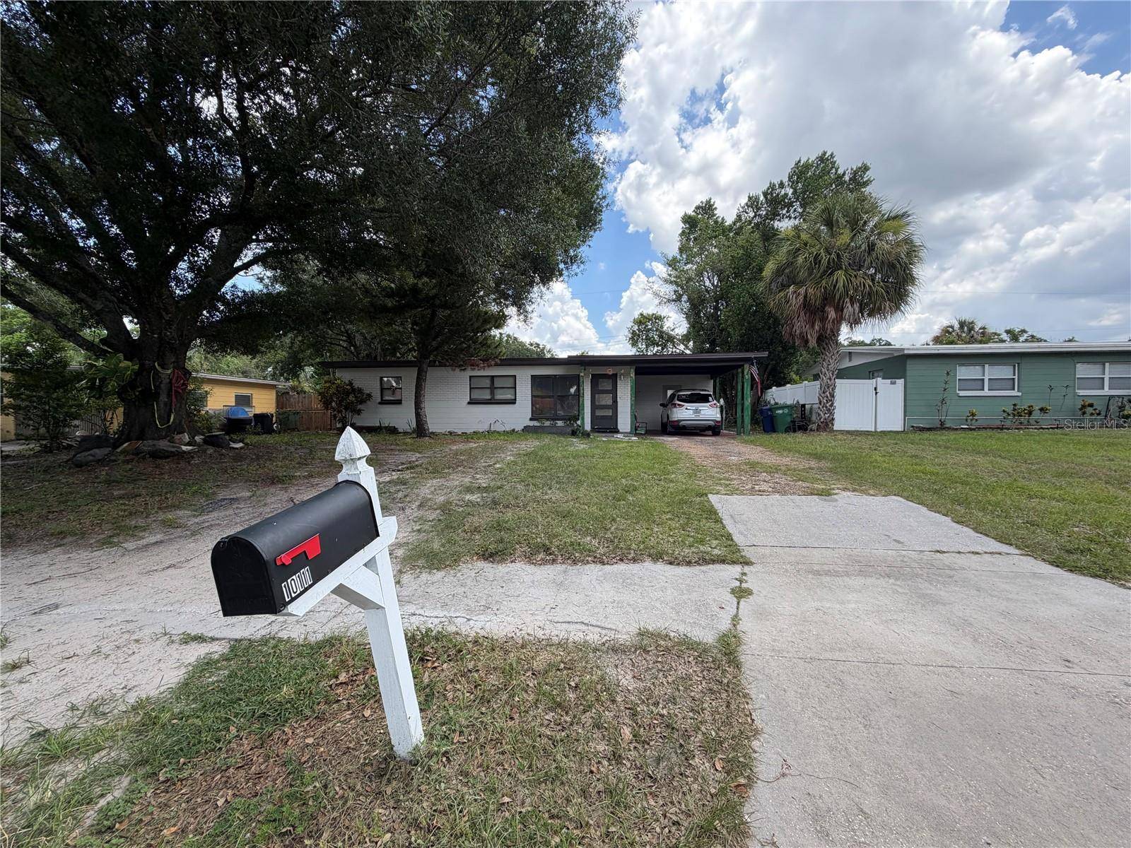 10111 N OLA AVE, Tampa, FL 33612