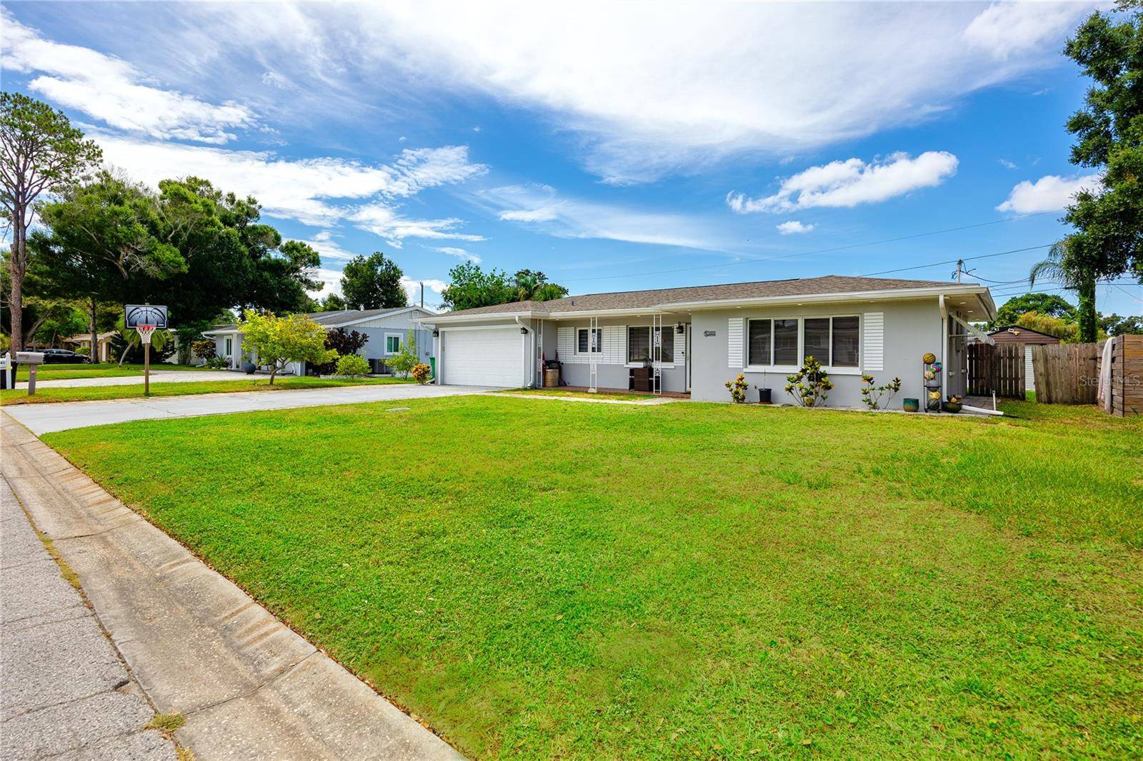 1833 HUNT LN, Clearwater, FL 33764