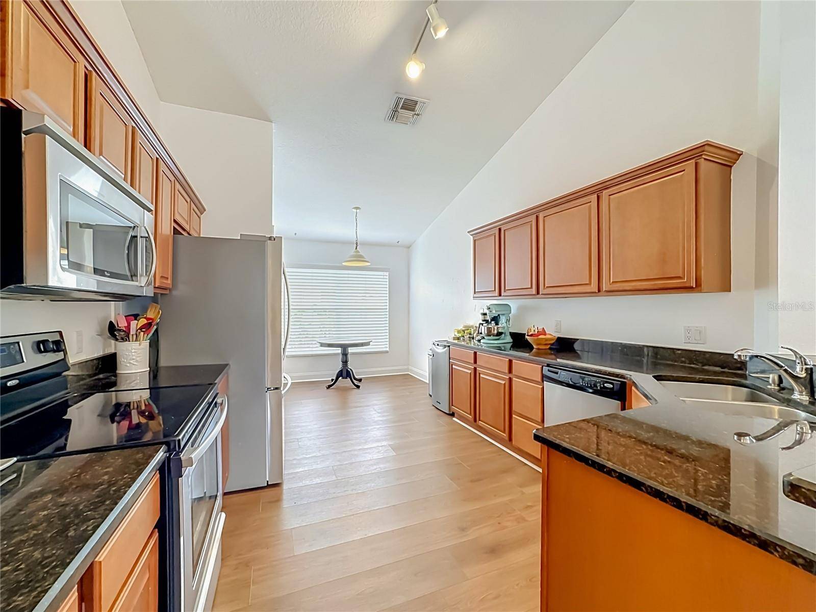 7016 JAMESTOWN MANOR DR, Riverview, FL 33578