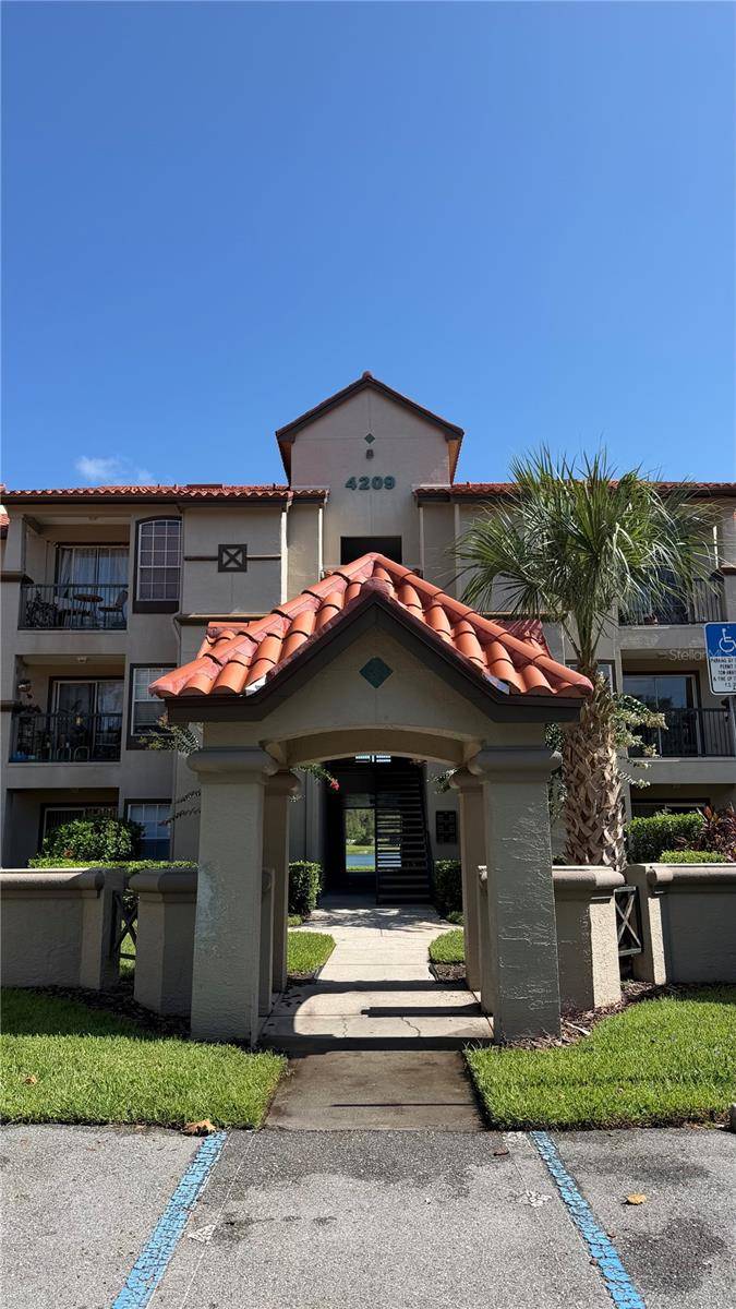 4209 WOODSTORKS WALK WAY #209, Lutz, FL 33558