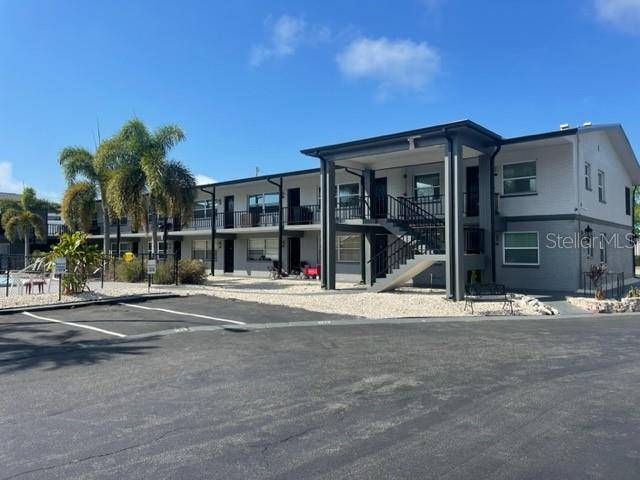 675 INDIAN ROCKS RD N #106D, Belleair Bluffs, FL 33770