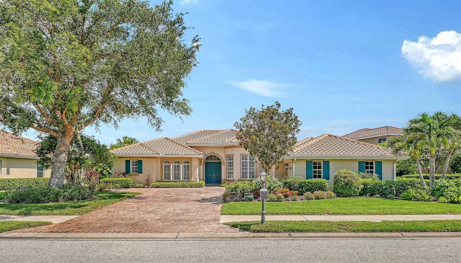 225 PESARO DR, North Venice, FL 34275