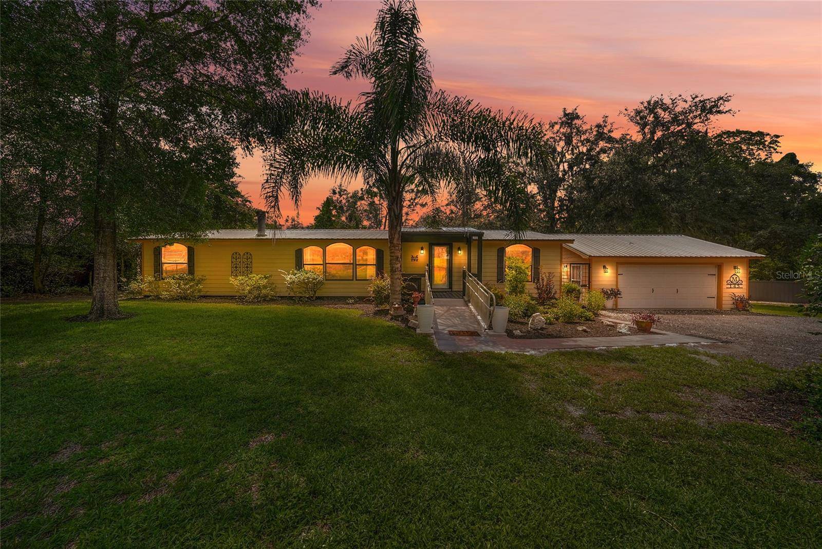 145 CRYSTAL LAKE DR, Melrose, FL 32666