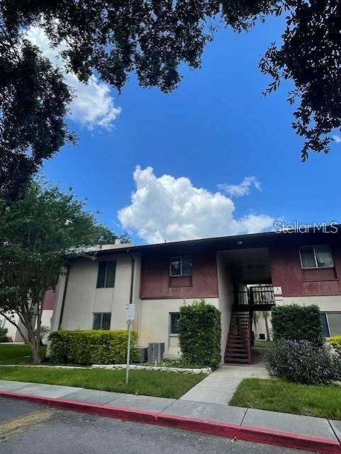 3850 N LAKE DR #140, Tampa, FL 33614
