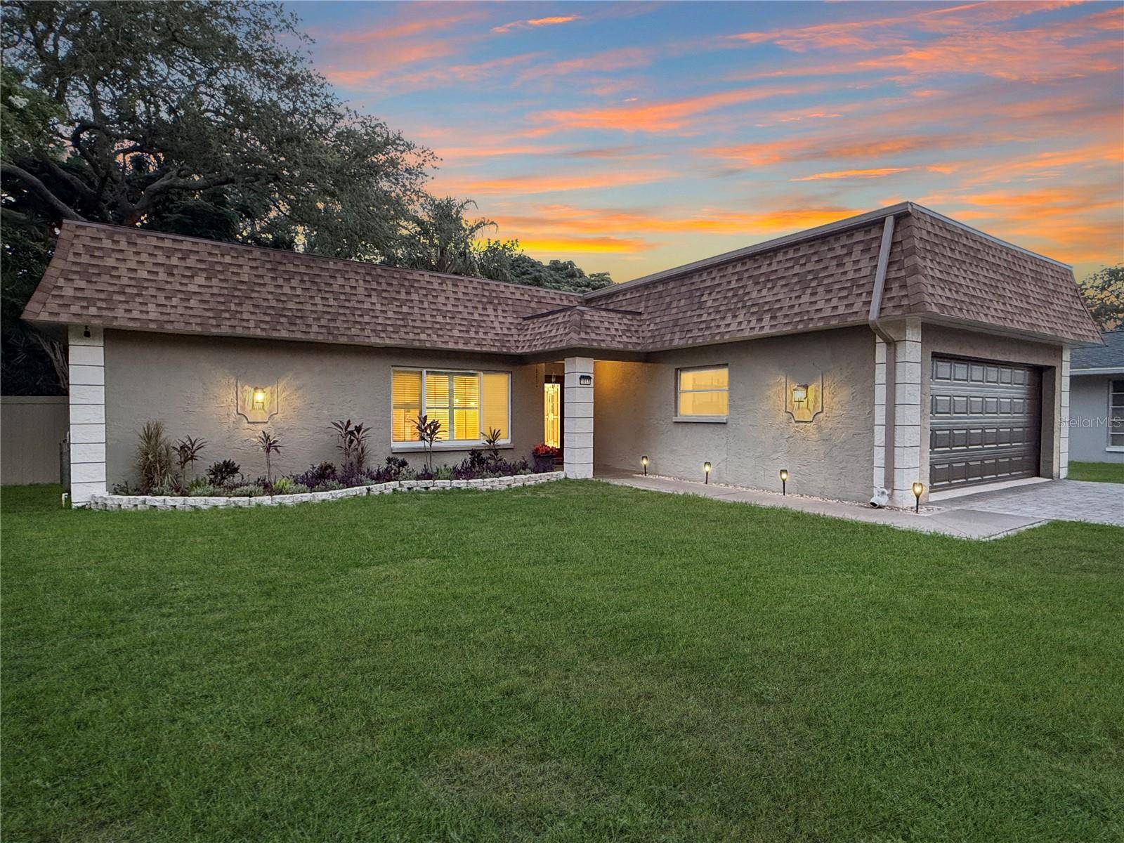 1011 WINDING OAKS DR, Palm Harbor, FL 34683