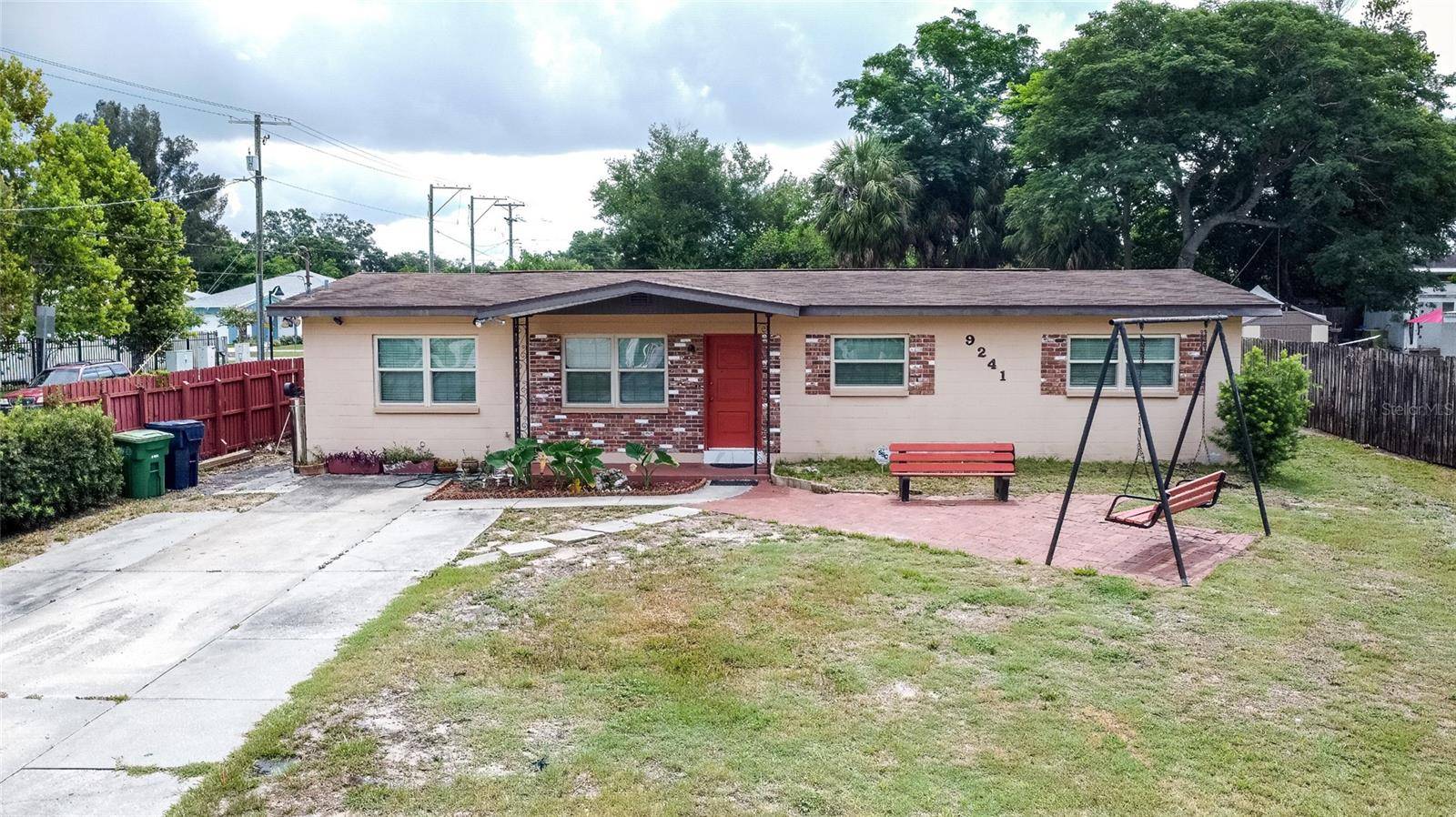 9241 N 52ND ST, Tampa, FL 33617