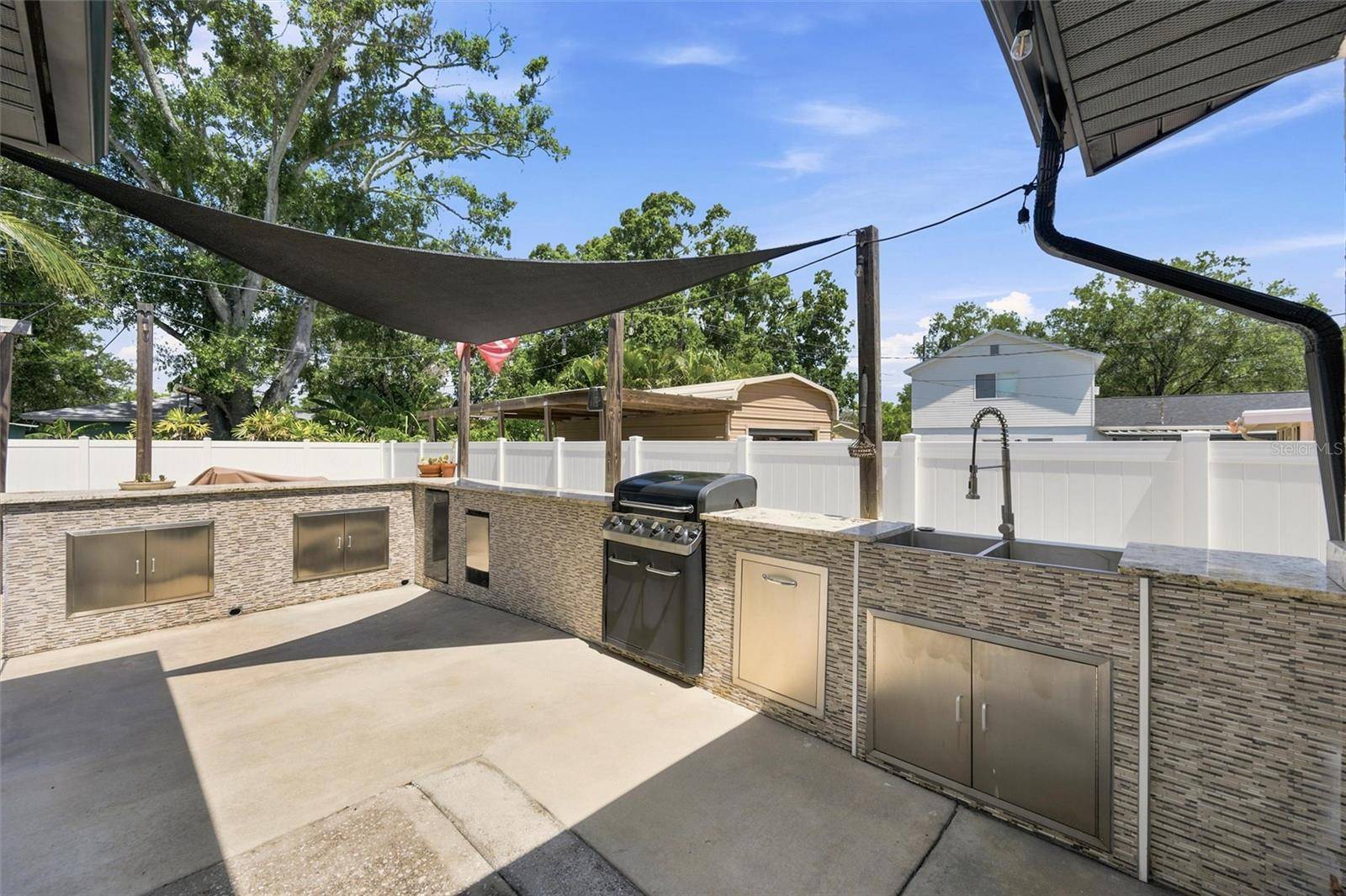 6230 CEDAR ST NE, St Petersburg, FL 33702