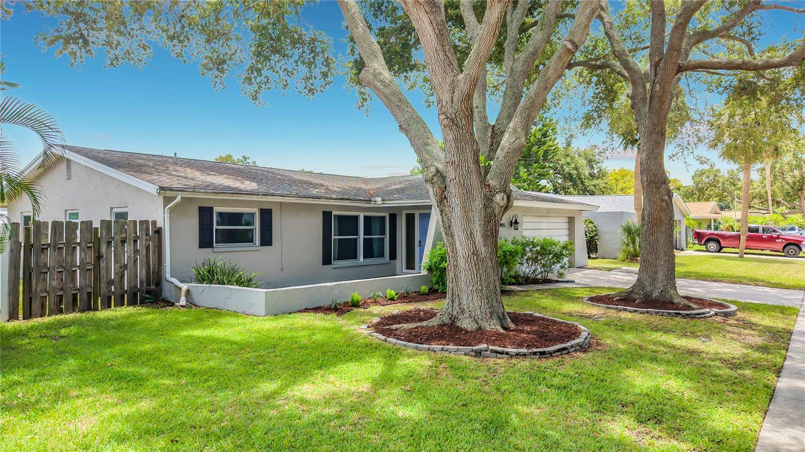 1405 OVERCASH DR, Dunedin, FL 34698