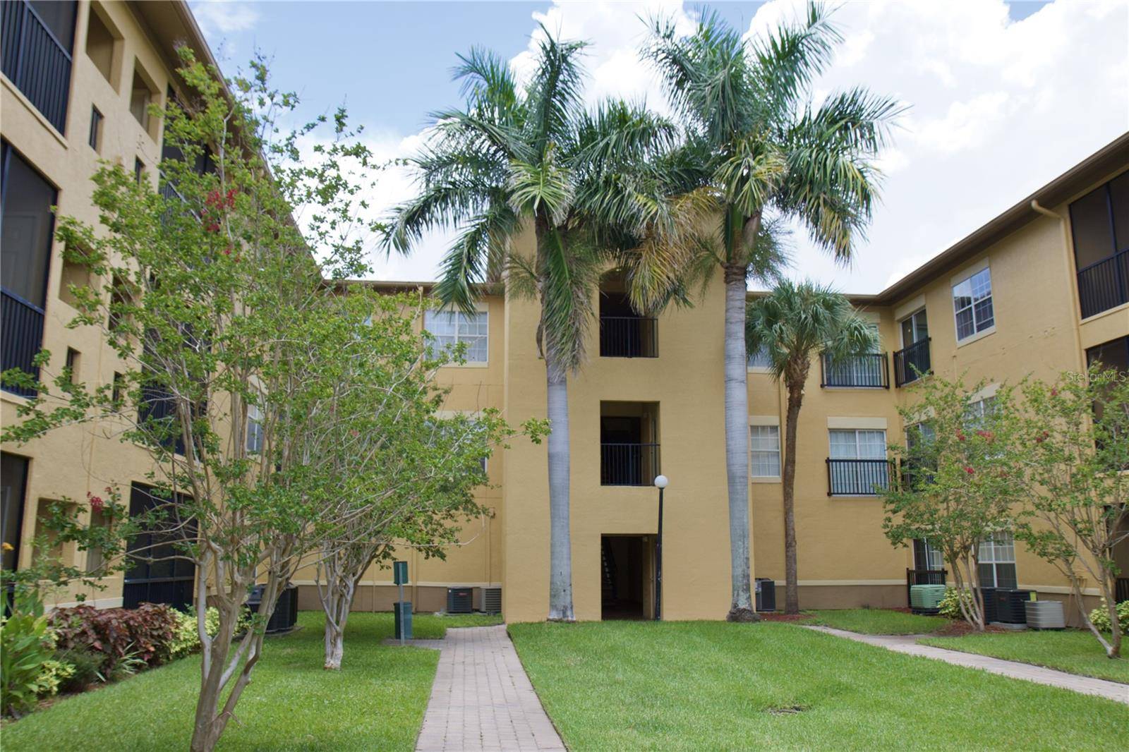 4323 BAYSIDE VILLAGE DR #306, Tampa, FL 33615