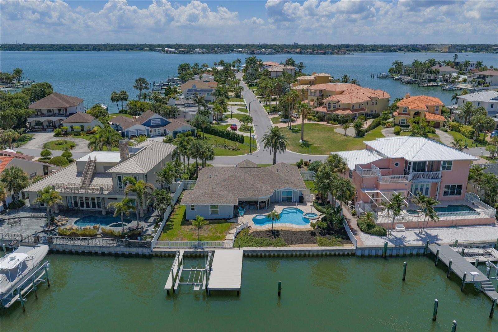 2218 DONATO DR, Belleair Beach, FL 33786
