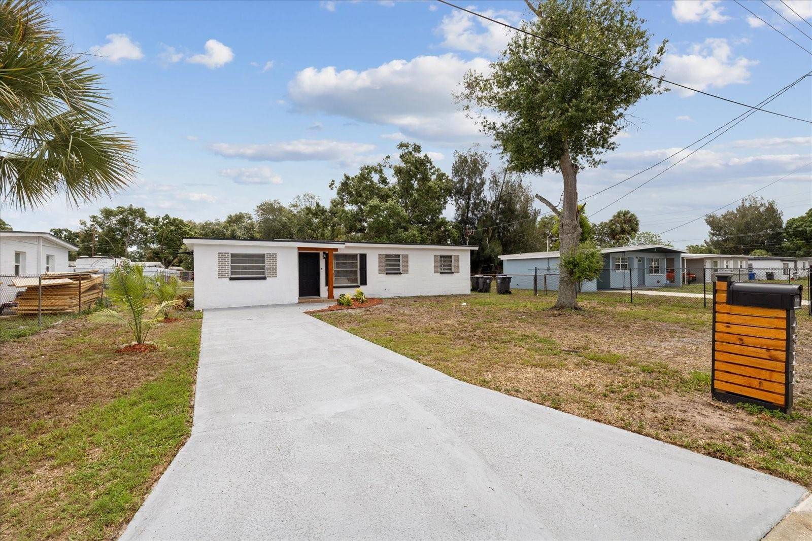 4922 S 82ND ST, Tampa, FL 33619