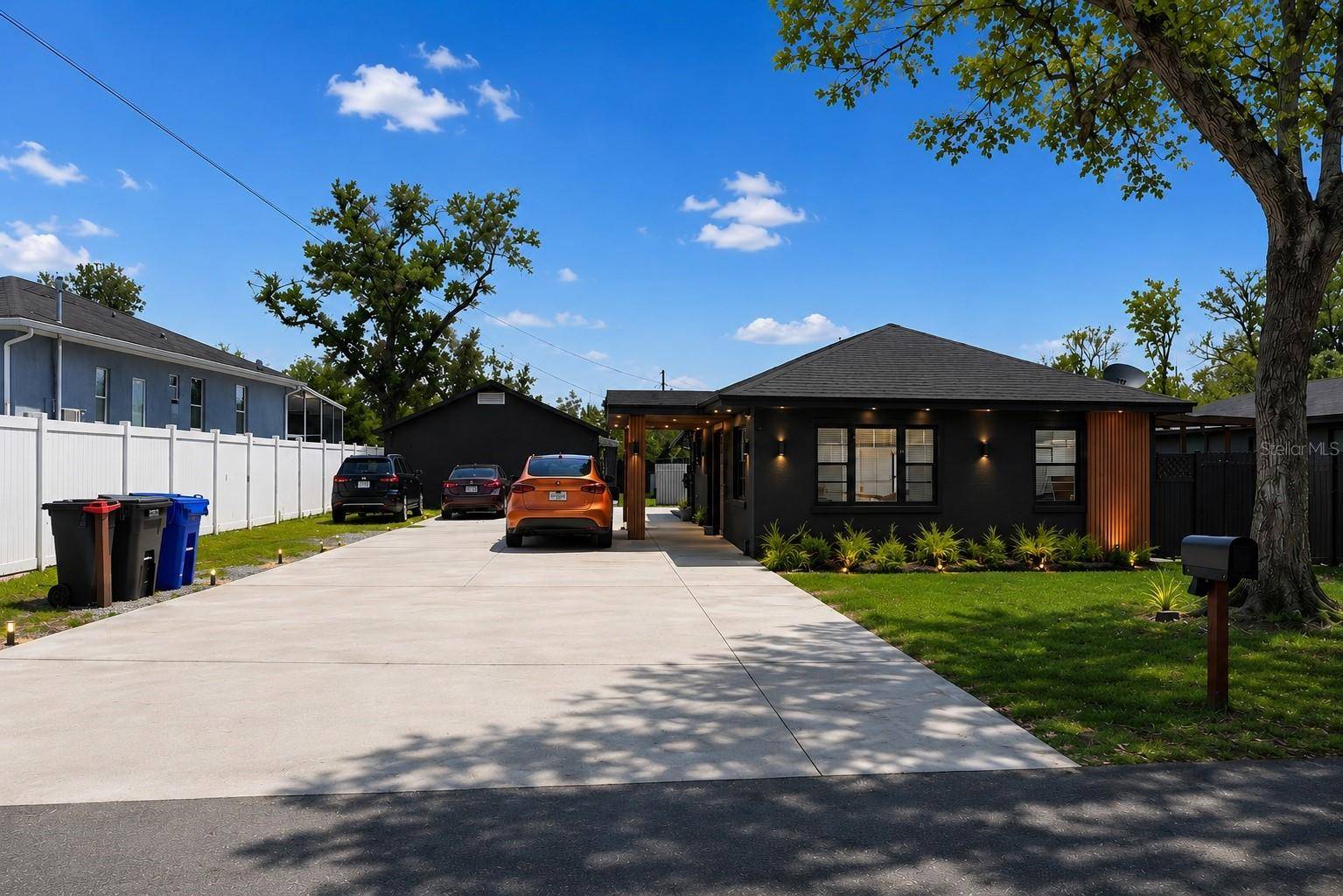 3422 W IDLEWILD AVE #1- B, Tampa, FL 33614