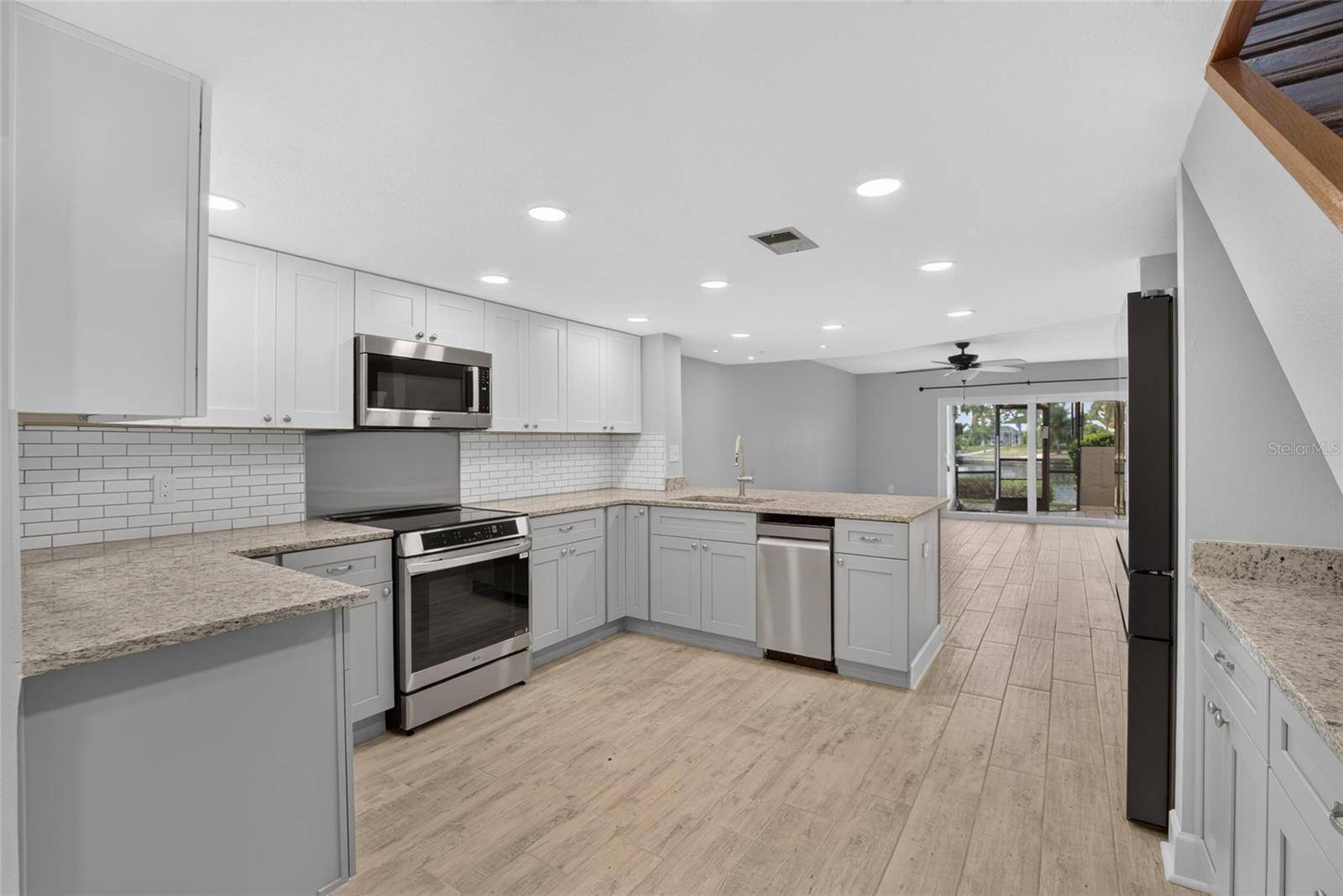 1028 APOLLO BEACH BLVD #11, Apollo Beach, FL 33572