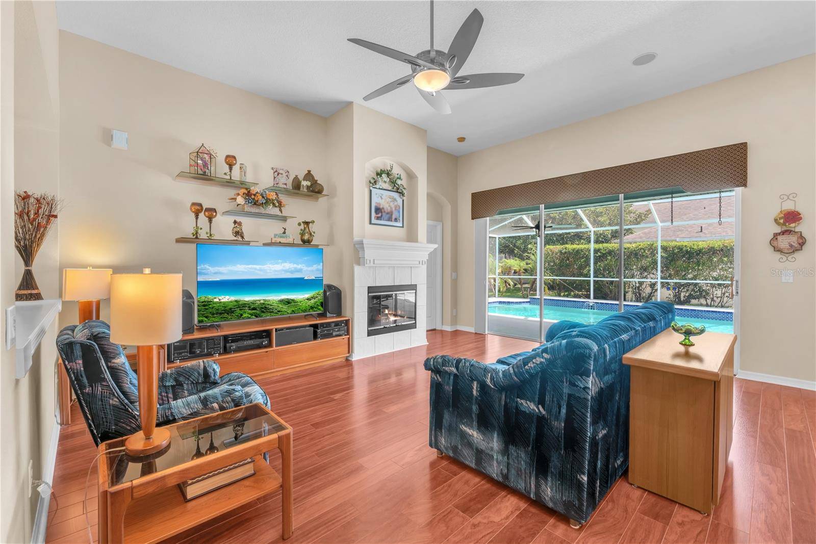 2219 LONGMORE CIR, Valrico, FL 33596