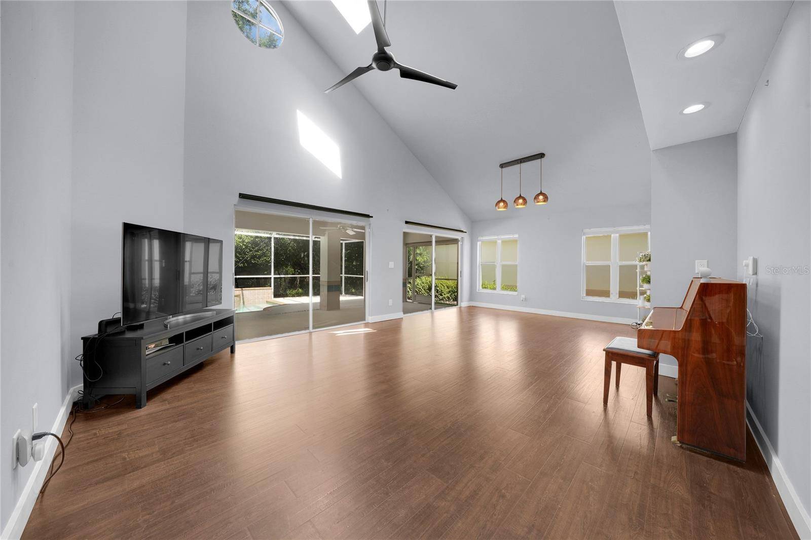 15876 SANCTUARY DR, Tampa, FL 33647