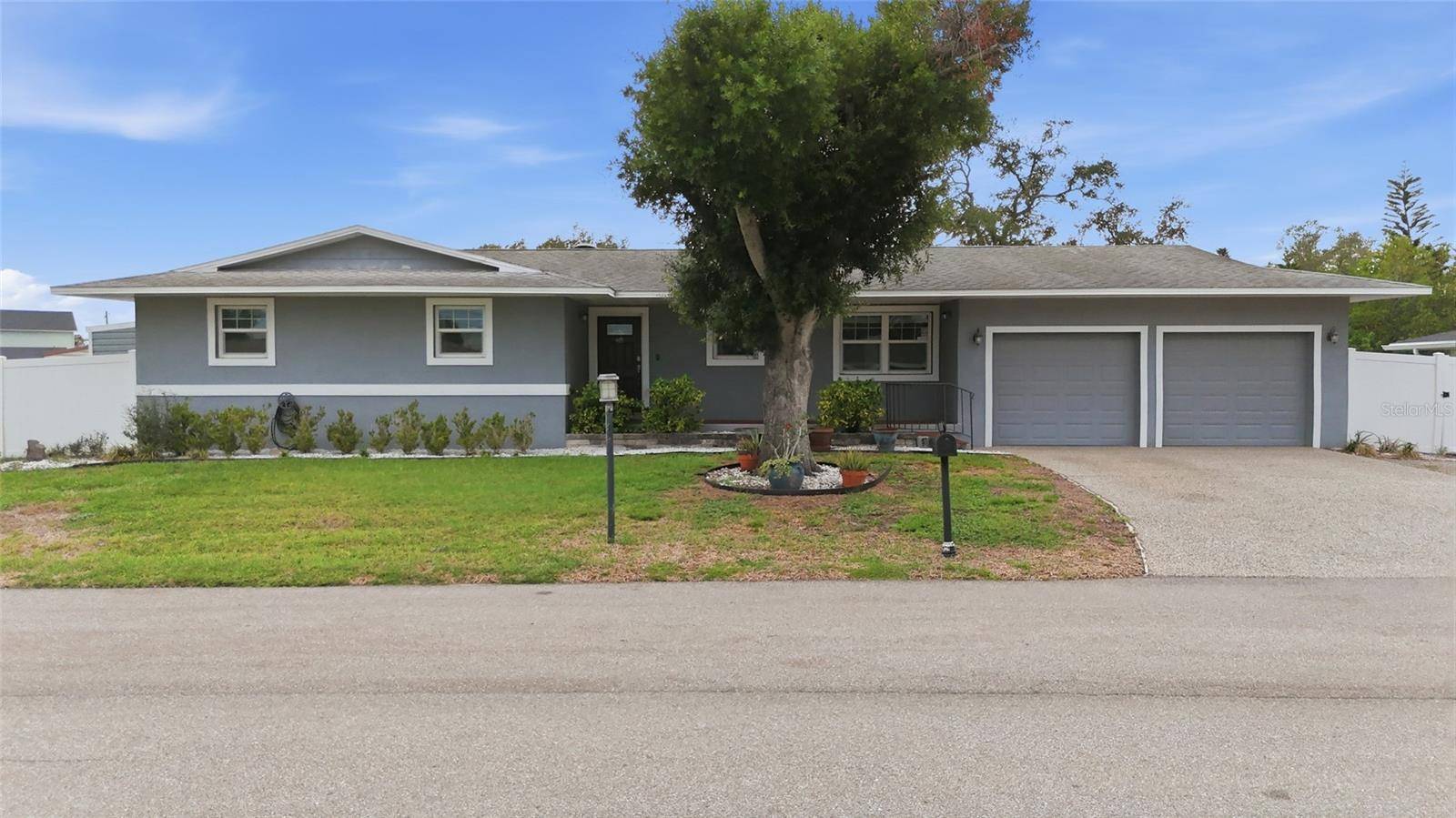 611 LEONA AVE, Ellenton, FL 34222