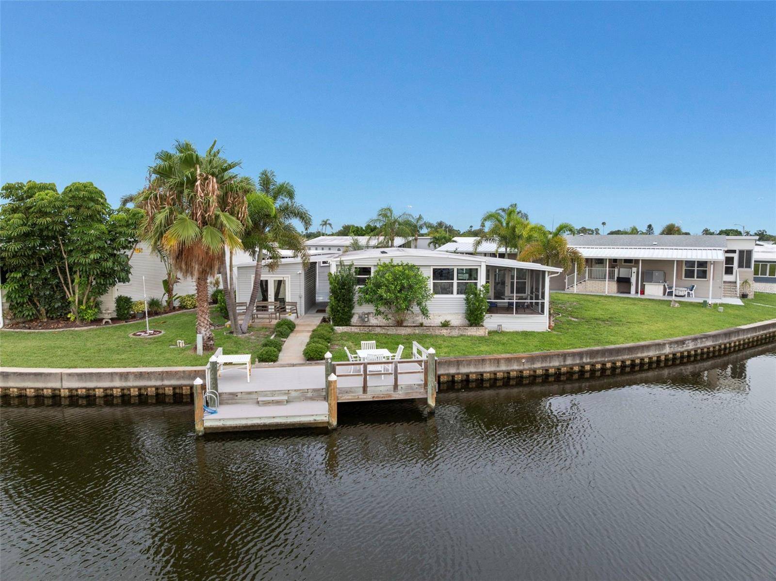7162 MOUNT ARLINGTON DR NE #417, St Petersburg, FL 33702