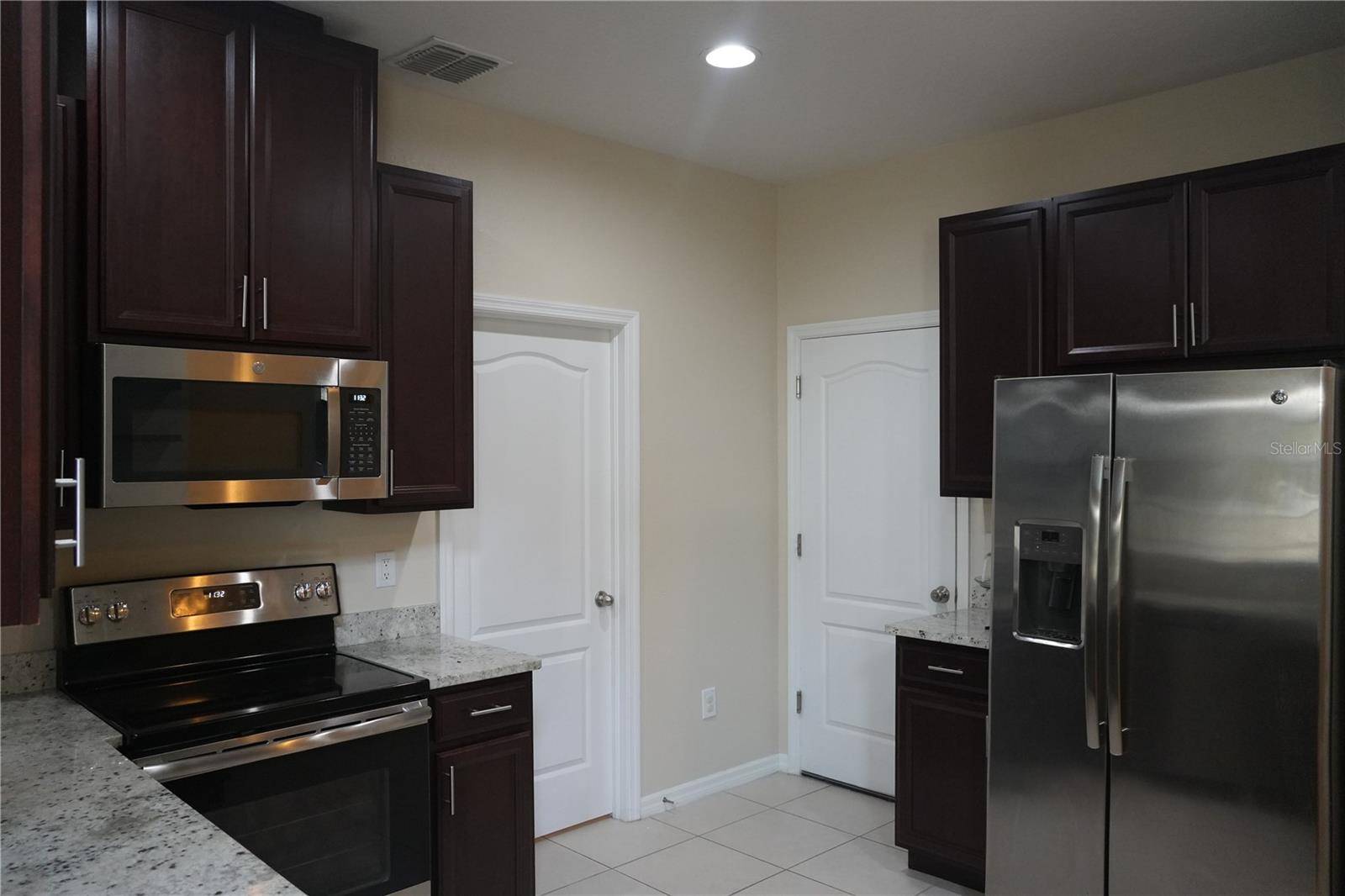2212 LENNOX DALE LN, Brandon, FL 33510