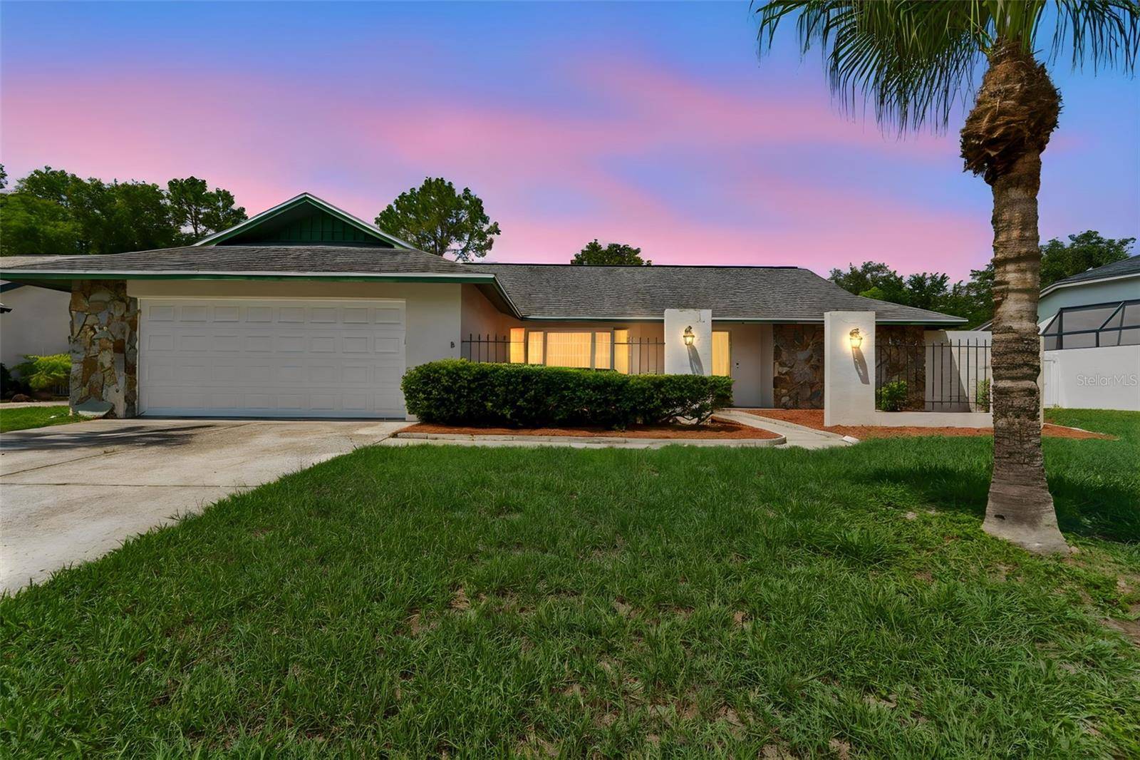 9237 PEBBLE CREEK DR, Tampa, FL 33647