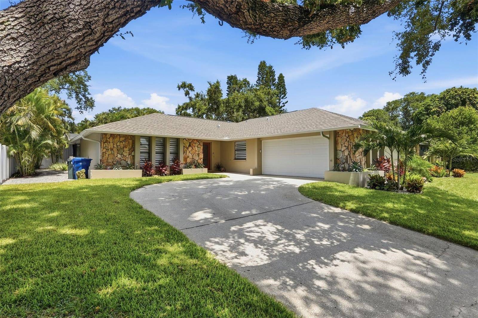 707 KNOLLWOOD DR, Largo, FL 33770