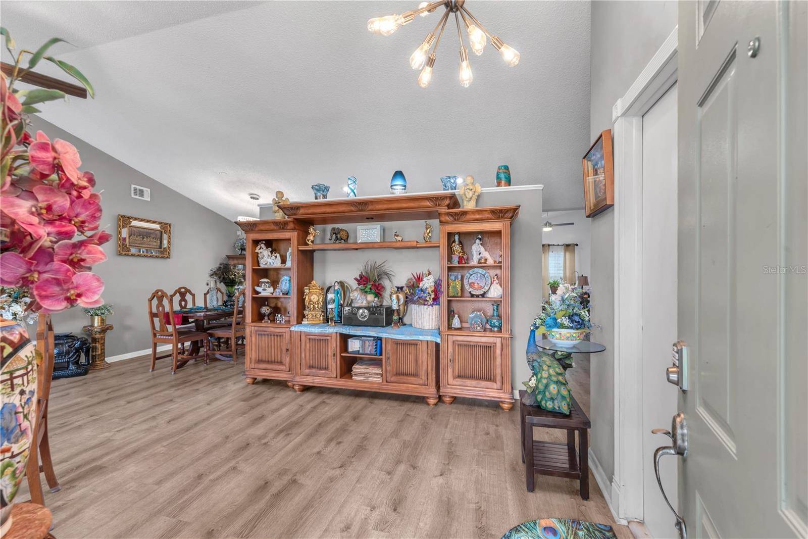 2114 W HANNA AVE, Tampa, FL 33604
