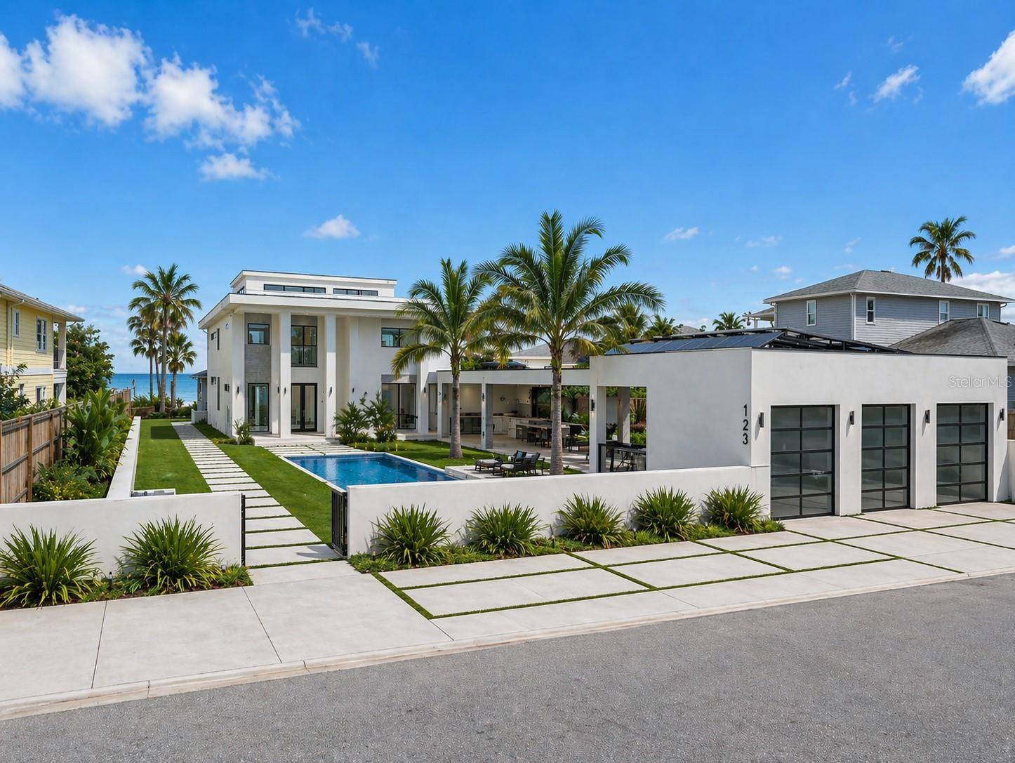 1817 BEACH DR SE, St Petersburg, FL 33705