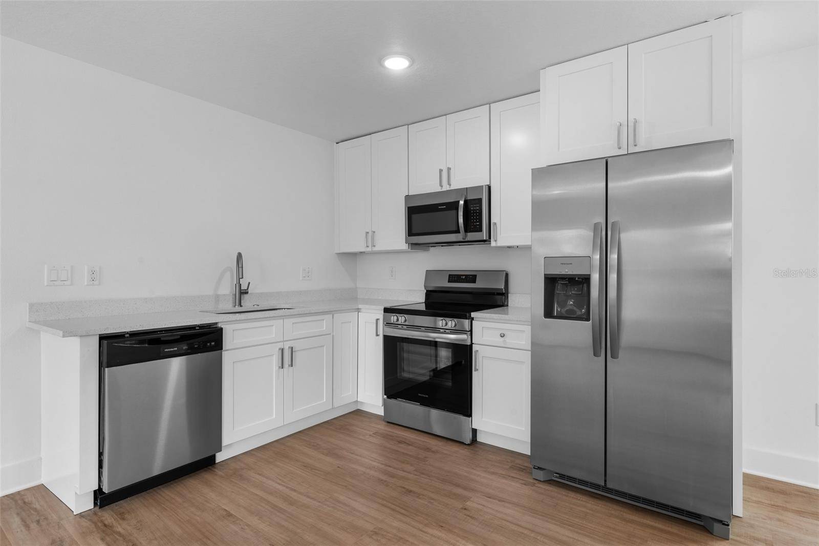 505 43RD ST S #505 1/2, St Petersburg, FL 33711