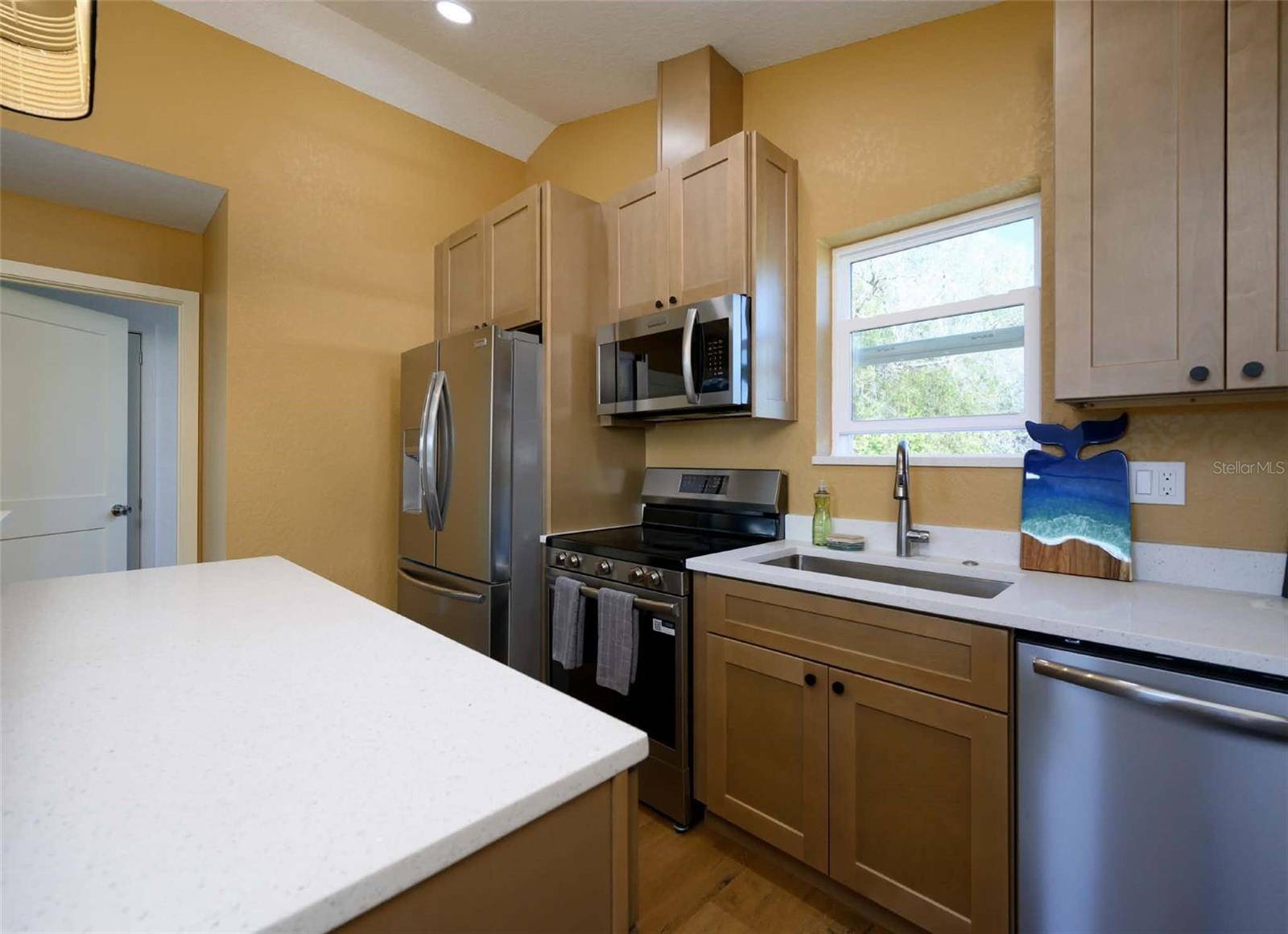 2324 1/2 BURLINGTON AVE N N, St Petersburg, FL 33713