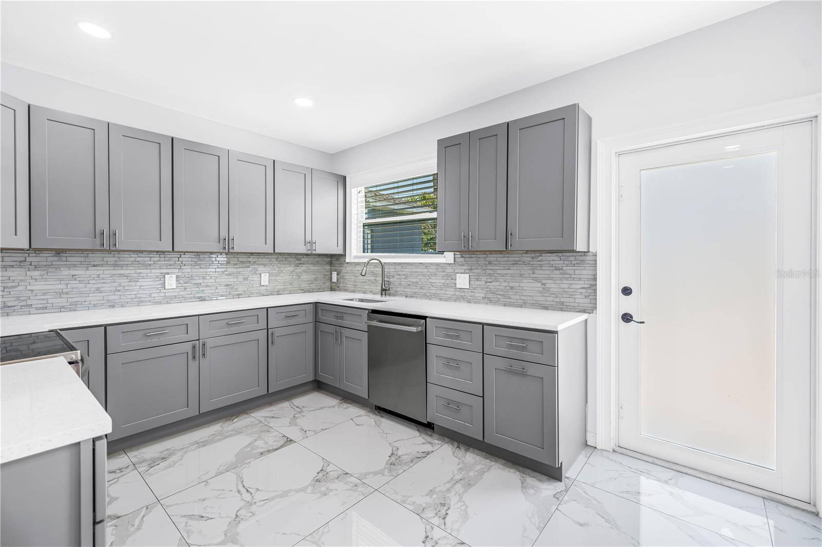 1827 16TH ST S, St Petersburg, FL 33705