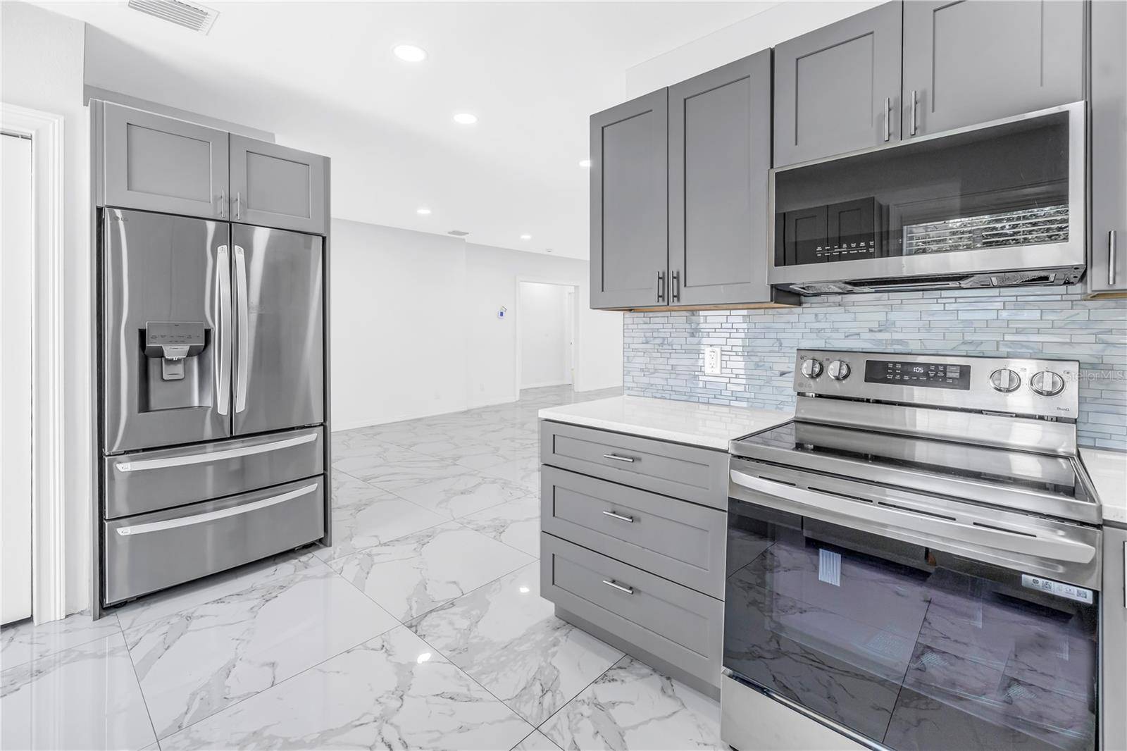 1827 16TH ST S, St Petersburg, FL 33705