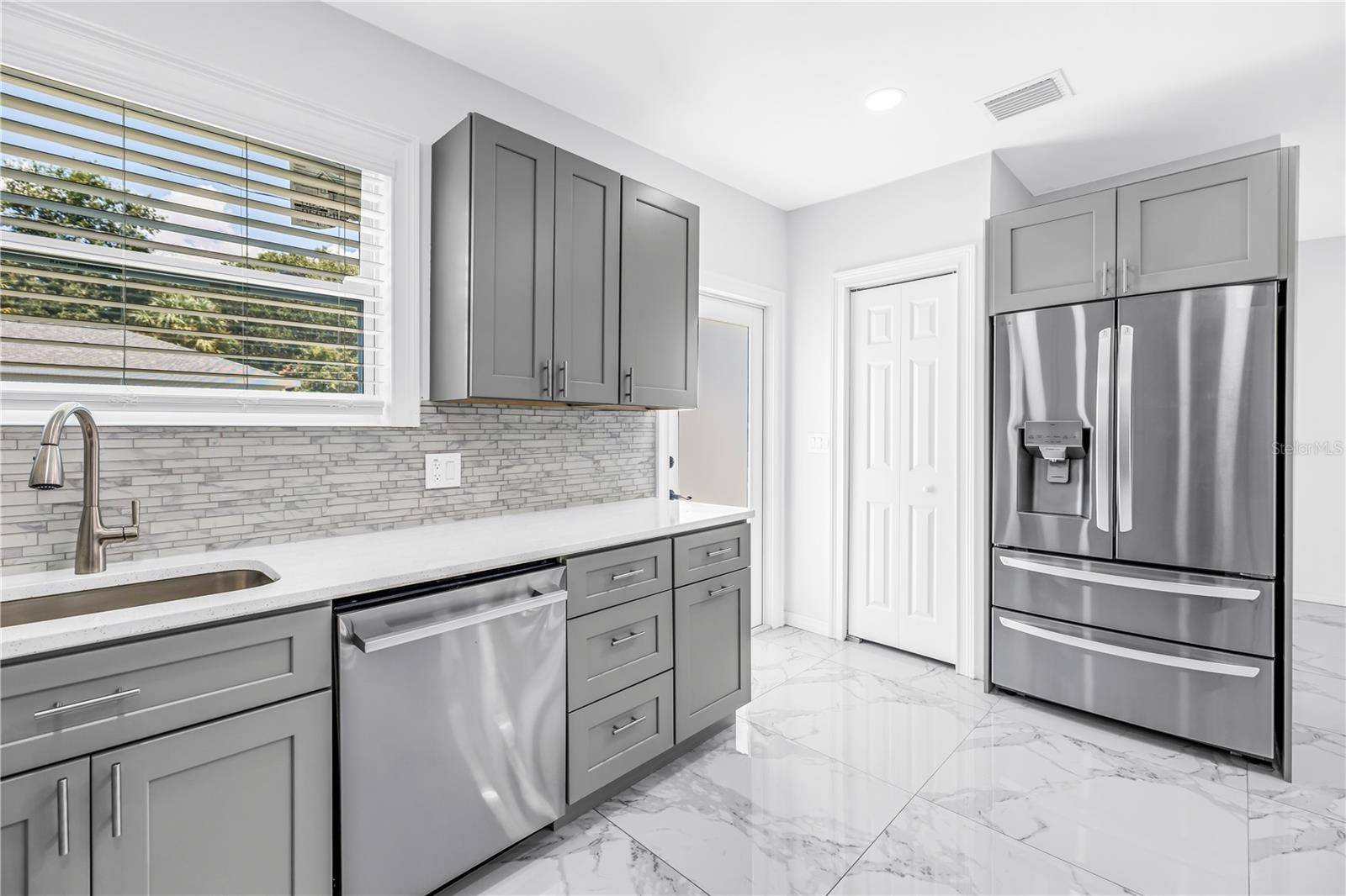 1827 16TH ST S, St Petersburg, FL 33705