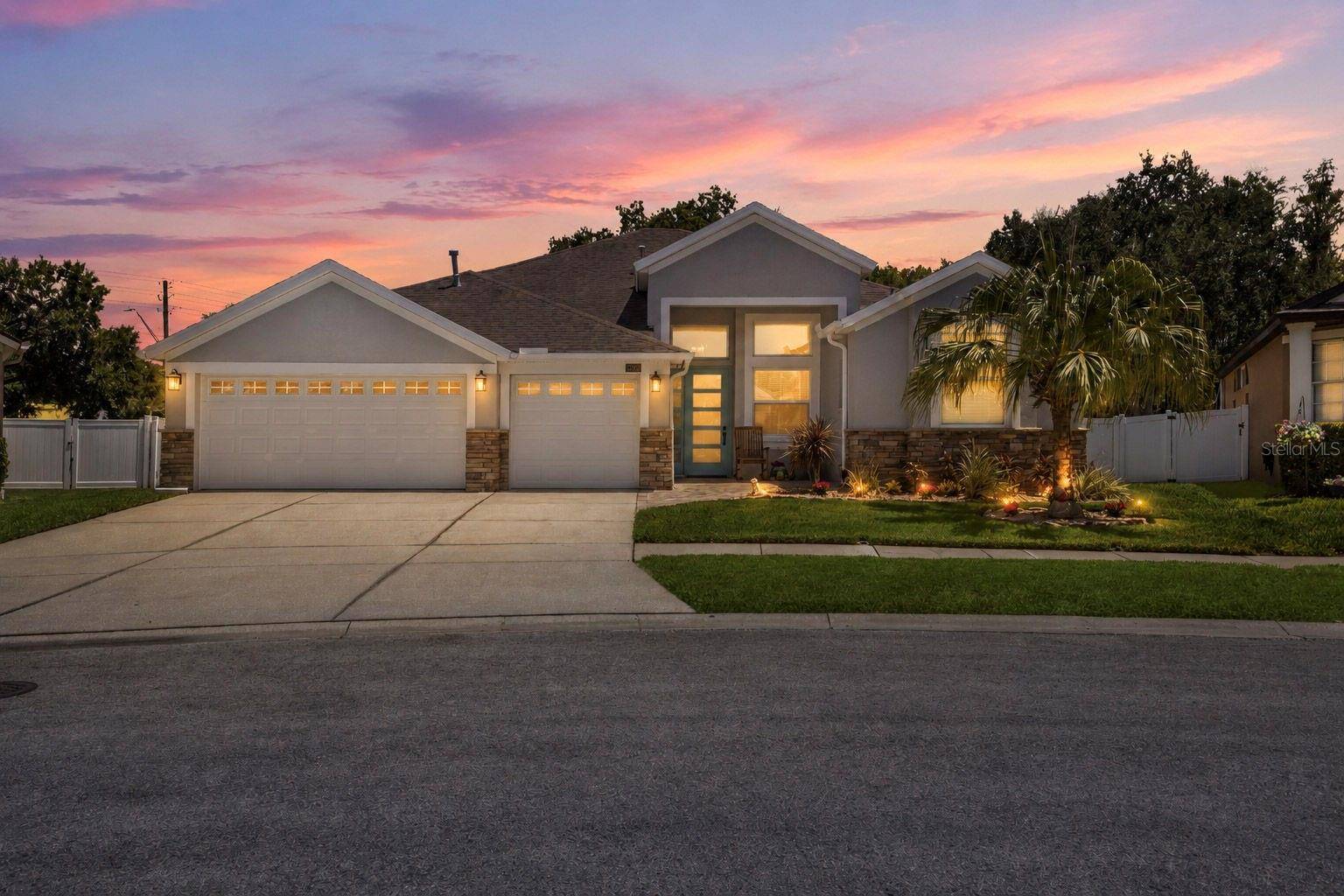 27901 SUMMER PLACE DR, Wesley Chapel, FL 33544