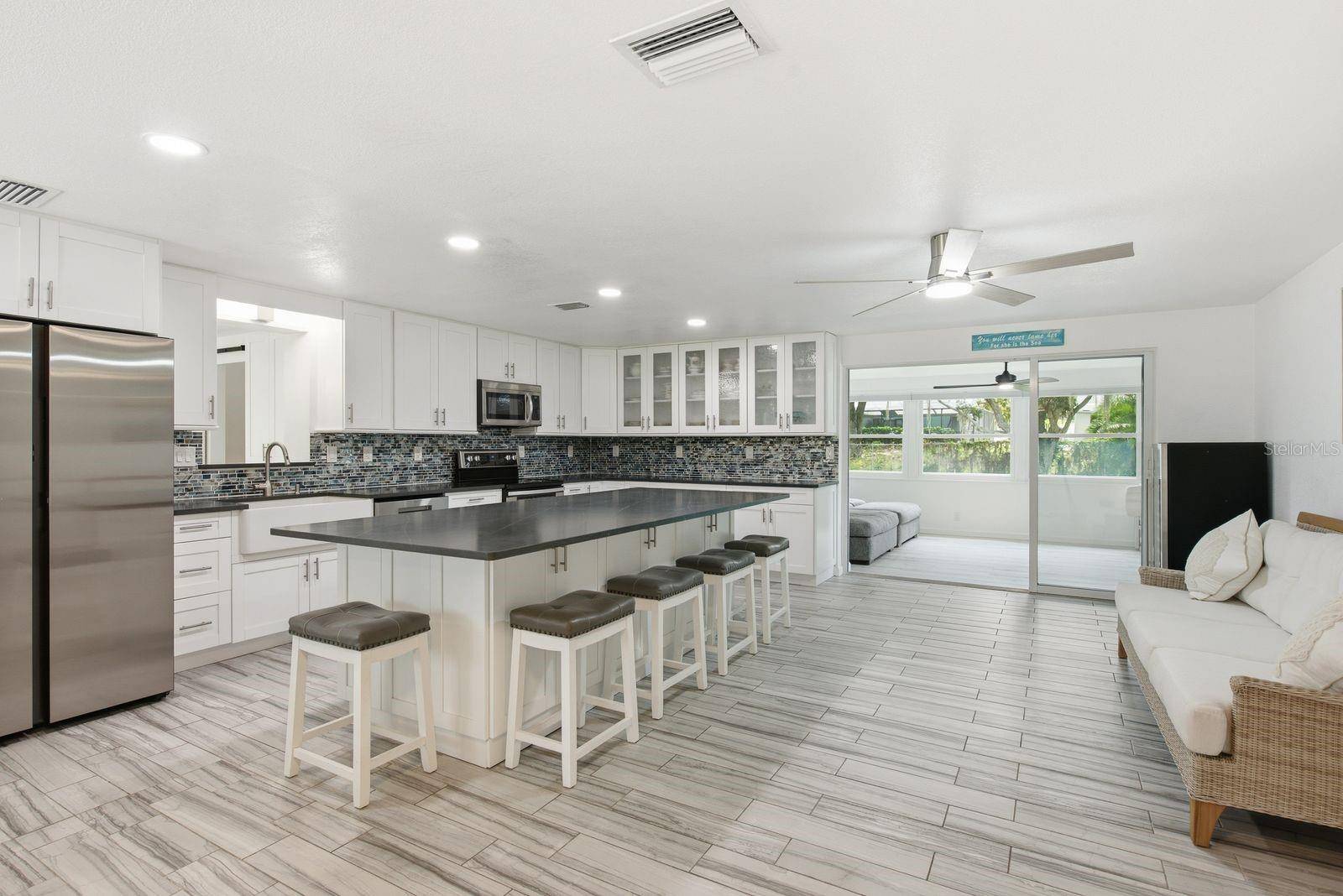 601 SHORE DR E, Oldsmar, FL 34677