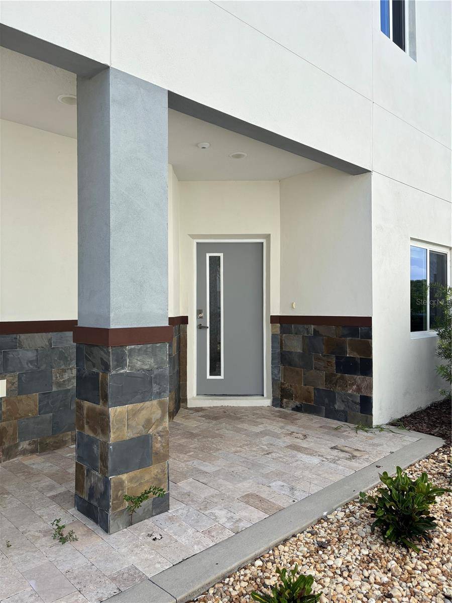2049 GREENBRIAR TER, Davenport, FL 33837
