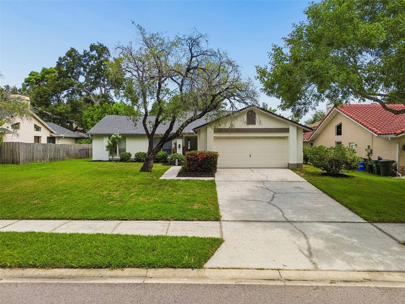 525 WALKER RD, Safety Harbor, FL 34695