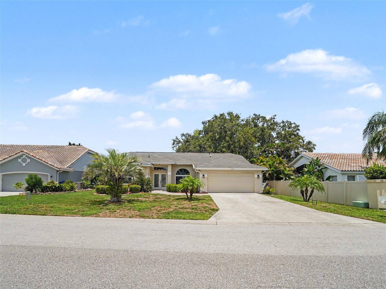 5325 GARDENS DR, Sarasota, FL 34243