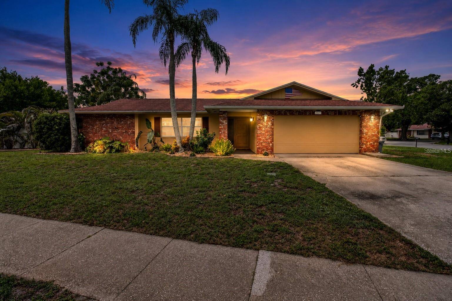 2221 COLONIAL DR, Dunedin, FL 34698