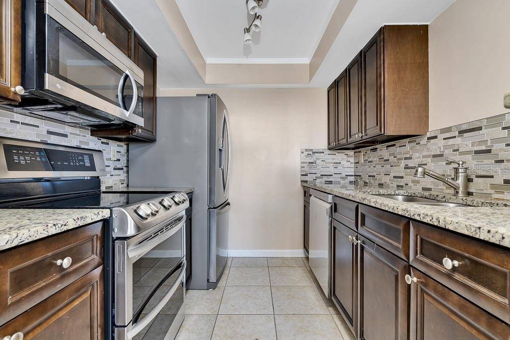 223 DOLPHIN PT, Clearwater Beach, FL 33767