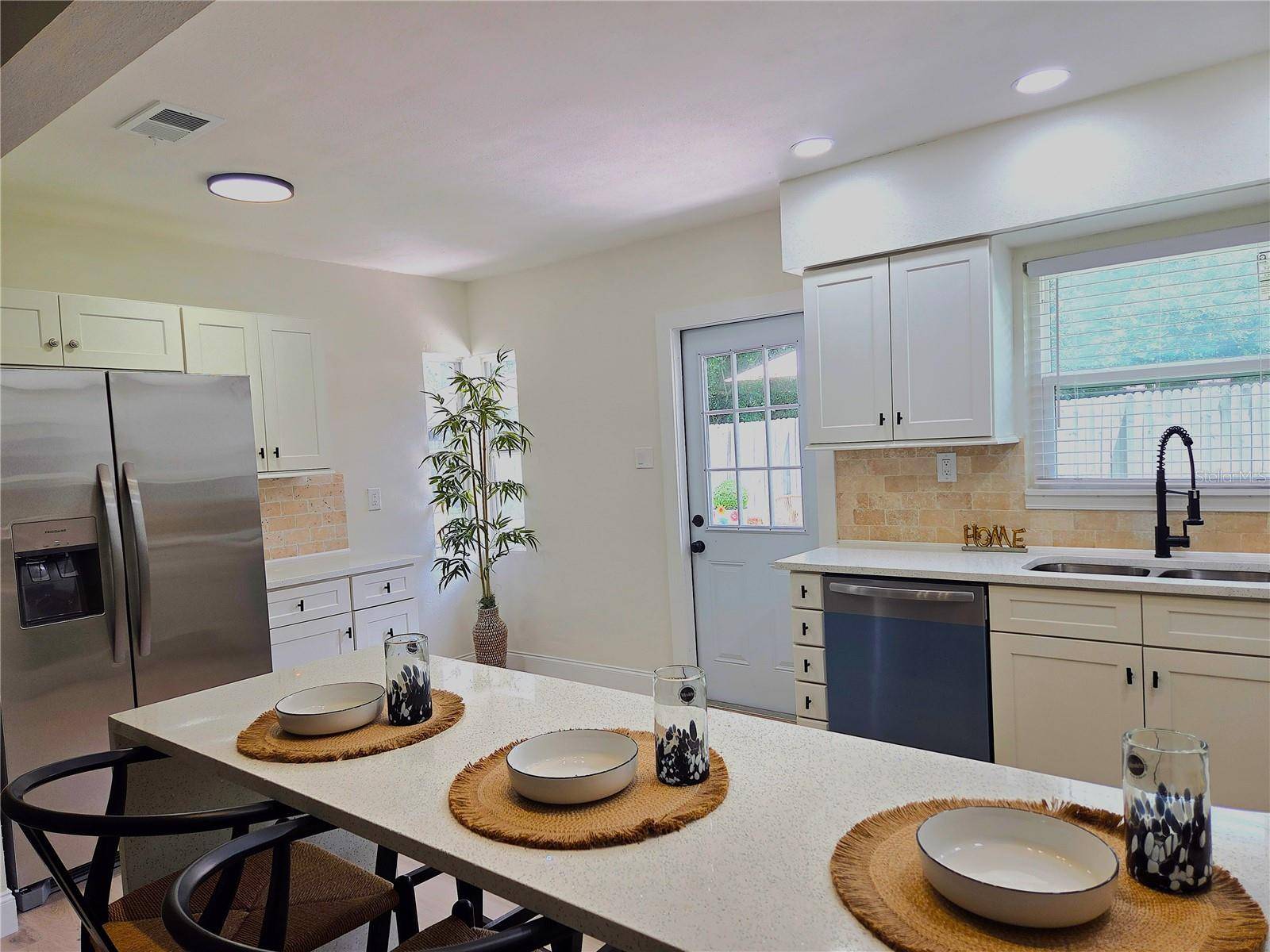 264 14TH ST NW, Largo, FL 33770