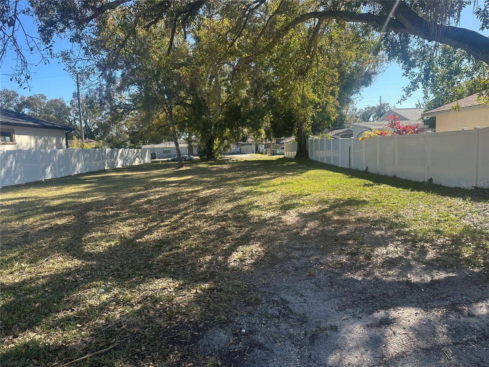 2710 W LAKE AVE, Tampa, FL 33607