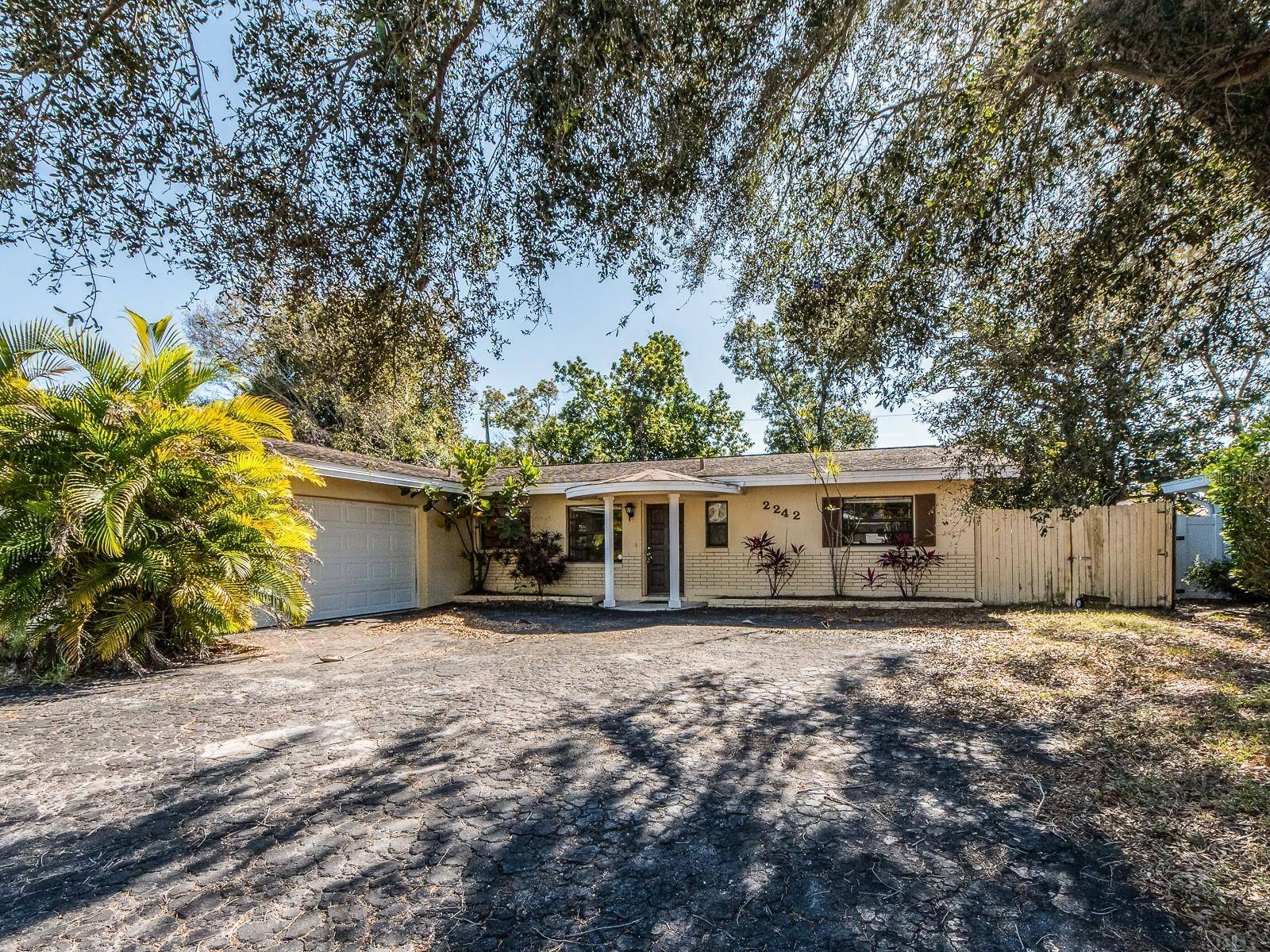 2242 INDIAN AVE S, Largo, FL 33770